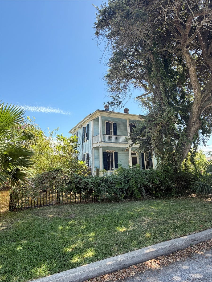 Property photo for 2725 Avenue P 1/2, Galveston, TX