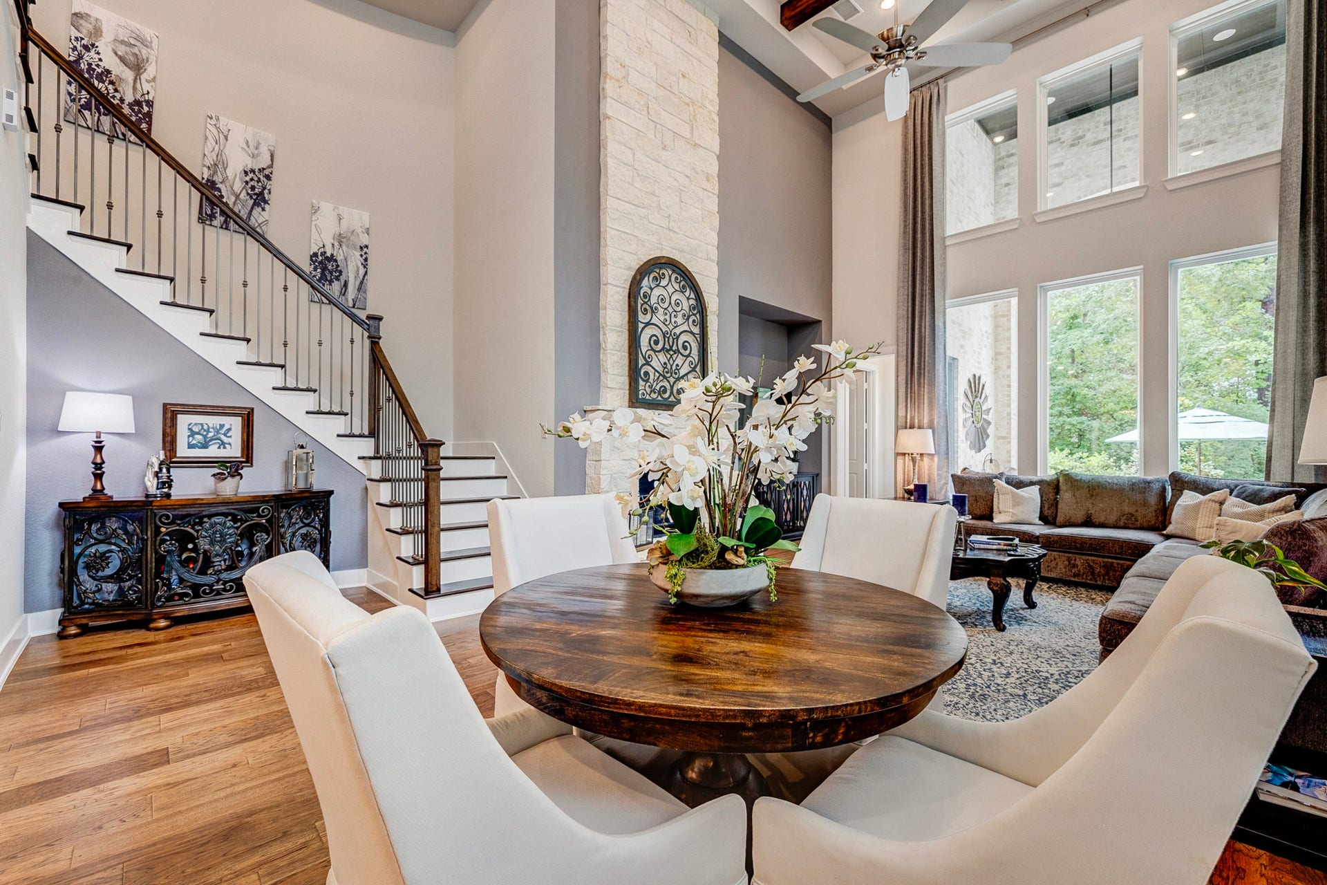 121 Sugar Pine Court, Montgomery, TX 77316 Stone mantel and seating breakfast area