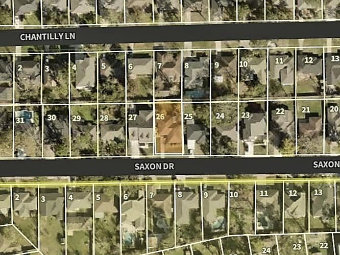 2106 Saxon Drive, Houston, TX 77018 Prime Oak Forest redevelopment opportunity! Desirable 7,434-square-foot lot being sold as-is for land value.