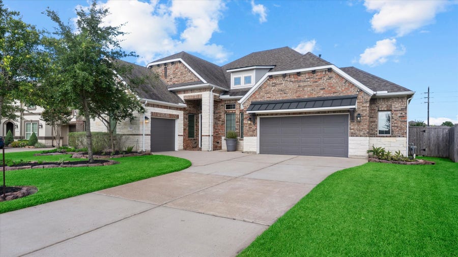 Property photo for 18519 Spellman Ridge Drive, Tomball, TX