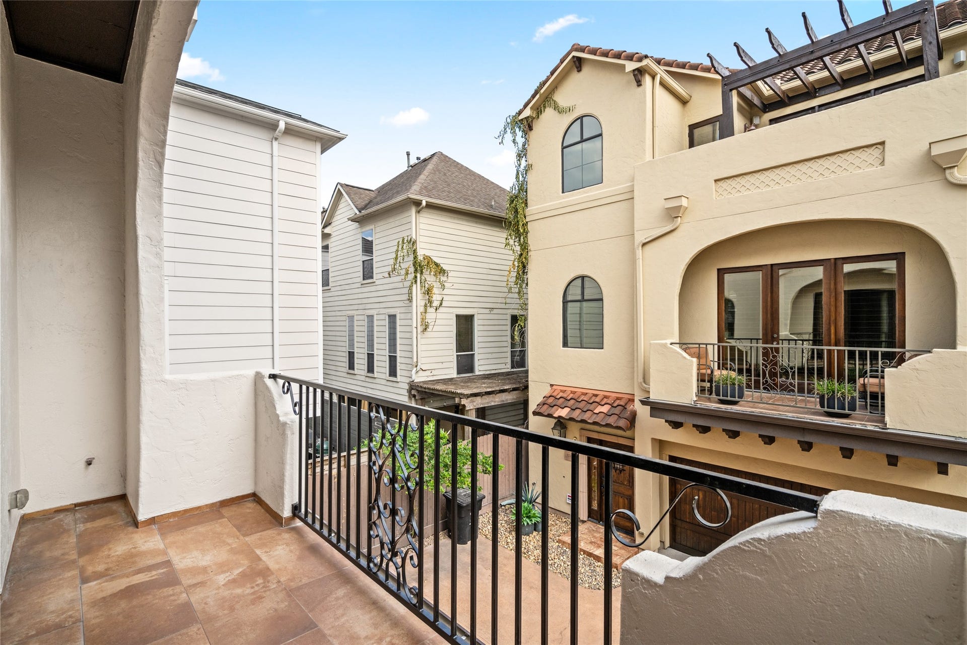 5218 Feagan Street, #D, Houston, TX 77007 Second floor balcony of the main living area.