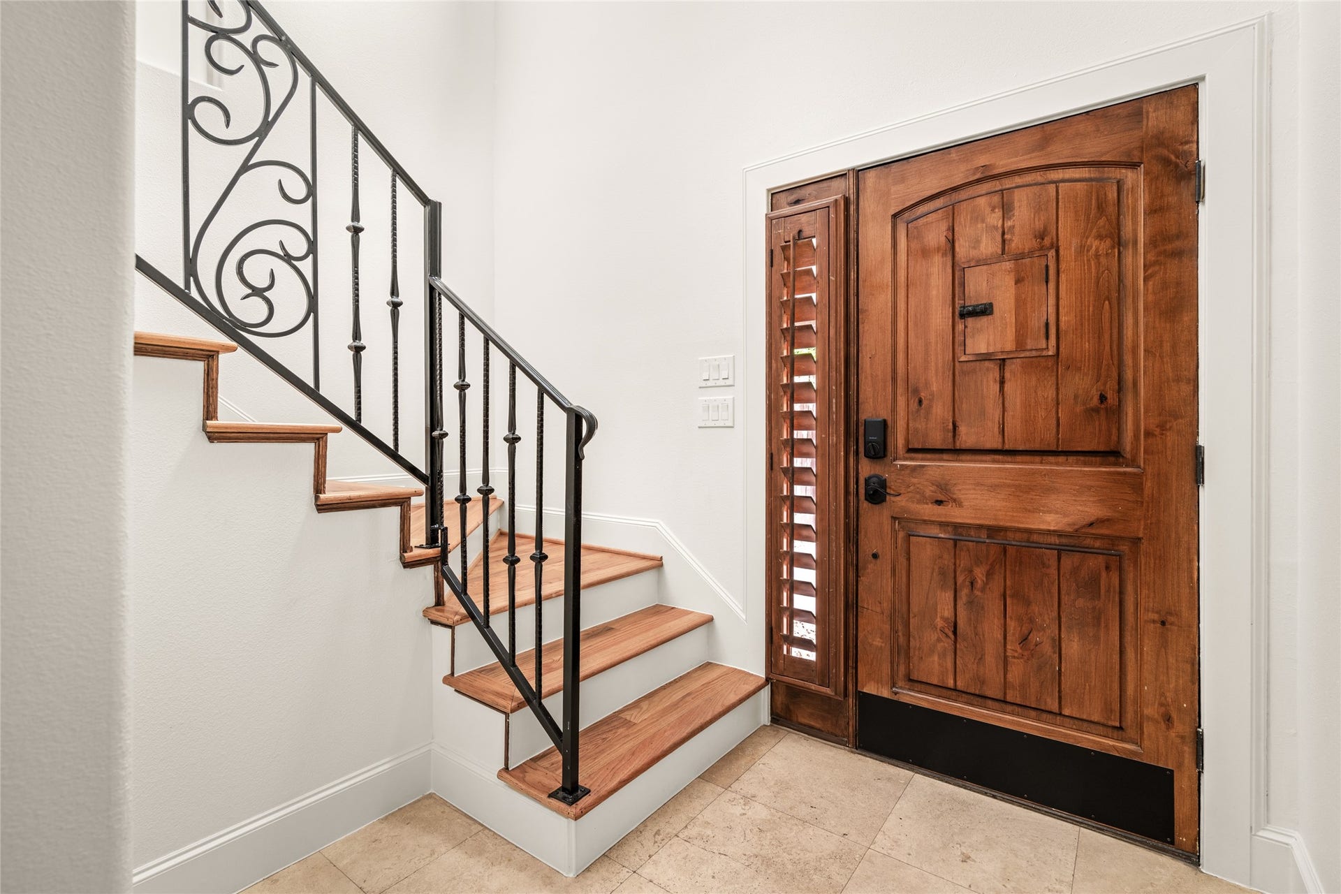 5218 Feagan Street, #D, Houston, TX 77007 Entry door that leads to the first floor and the staircase.