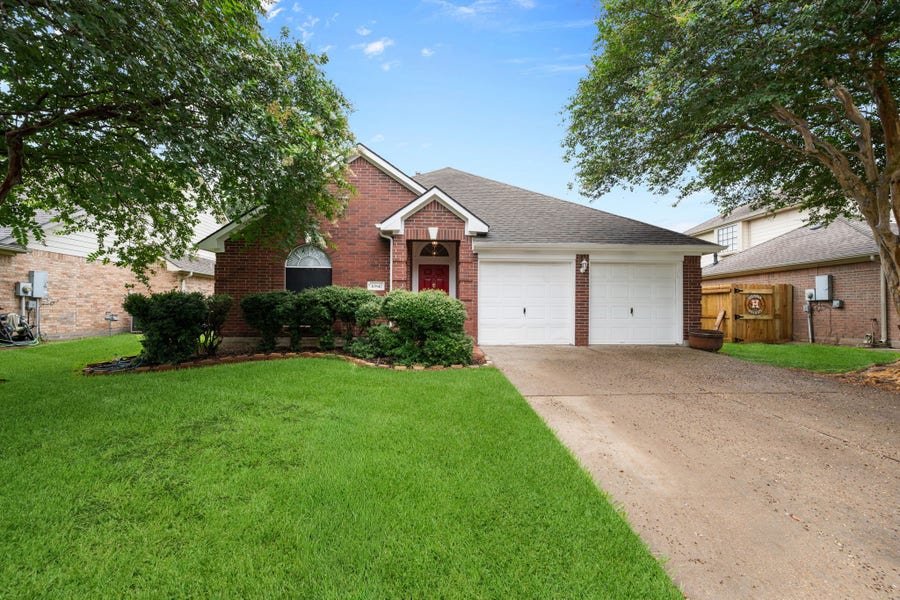 Property photo for 10847 Spruce Drive S, La Porte, TX
