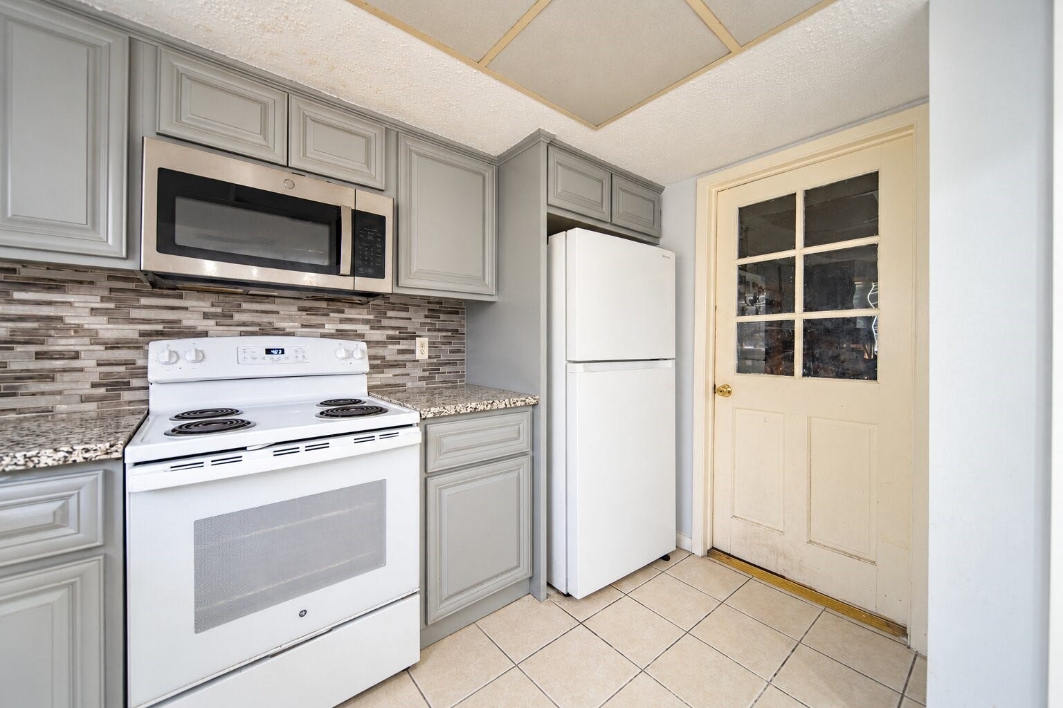 10550 Towneview Drive, Sugar Land, TX 77498 10550 Towneview Drive, Sugar Land, TX 77498