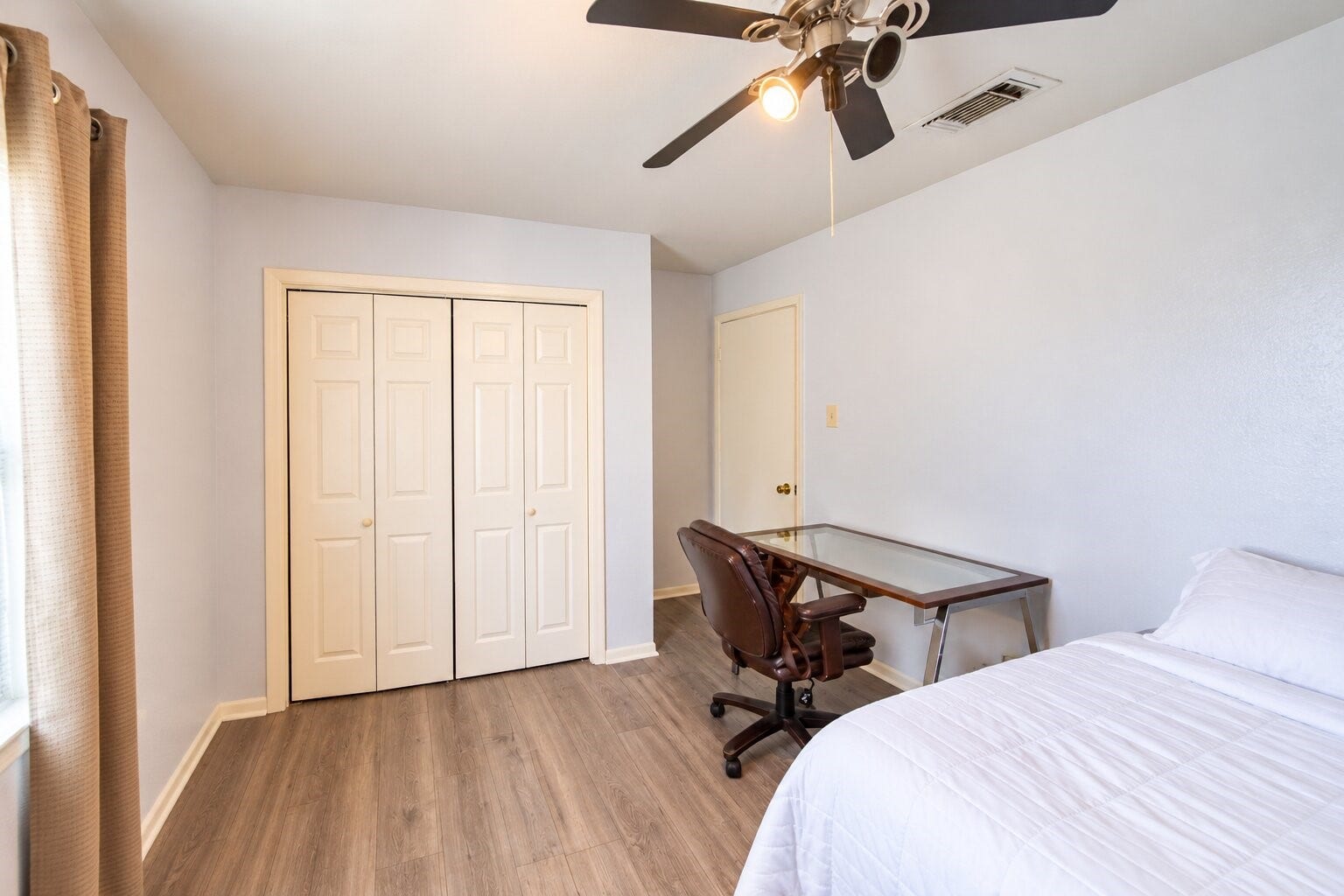 10550 Towneview Drive, Sugar Land, TX 77498 10550 Towneview Drive, Sugar Land, TX 77498
