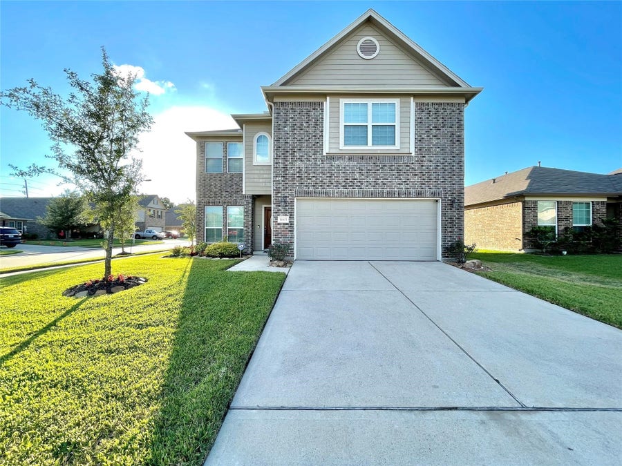 Property photo for 14903 Vinegrove Falls Court, Cypress, TX