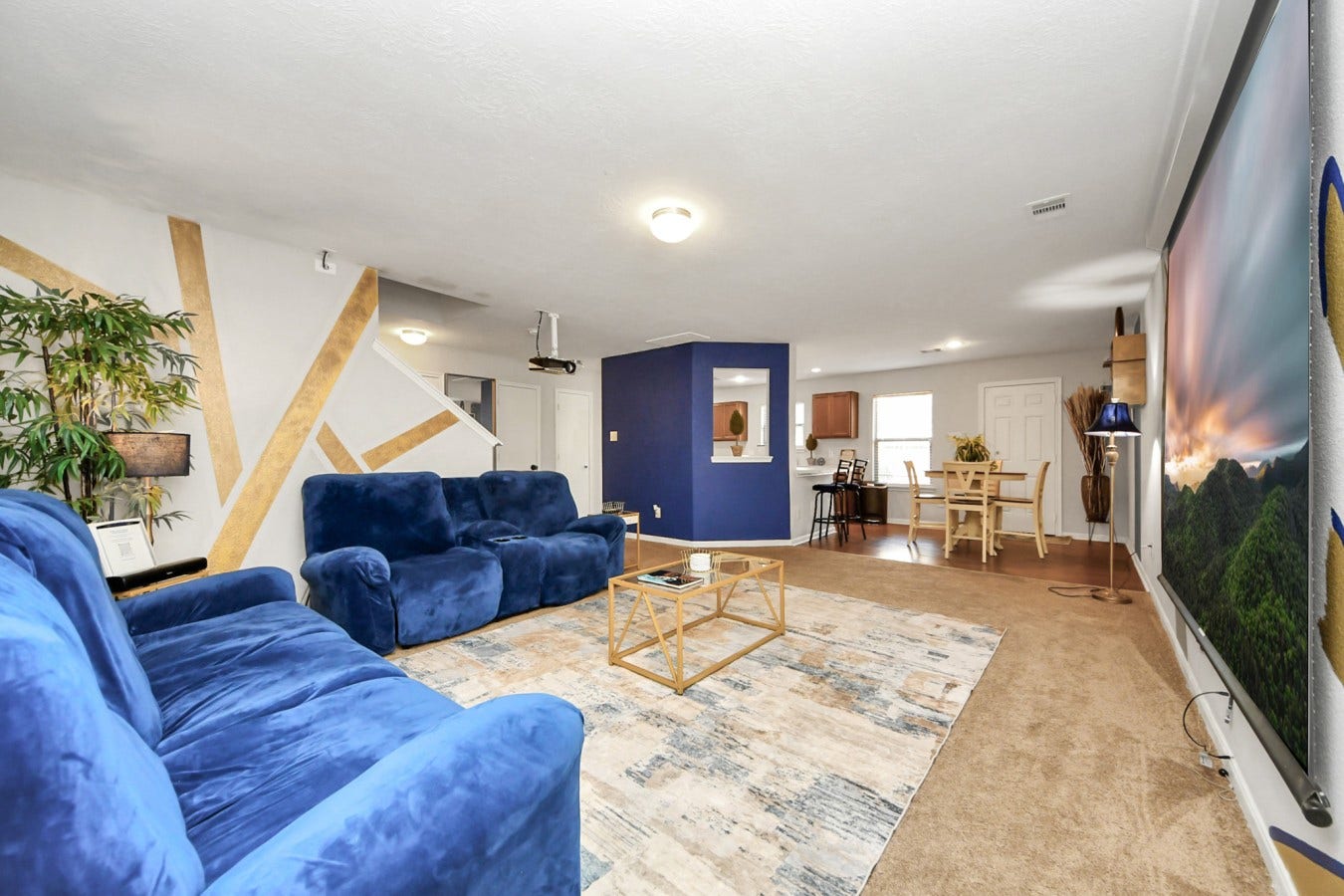 19431 Garden Gate Court, Houston, TX 77073 Living area downstairs
