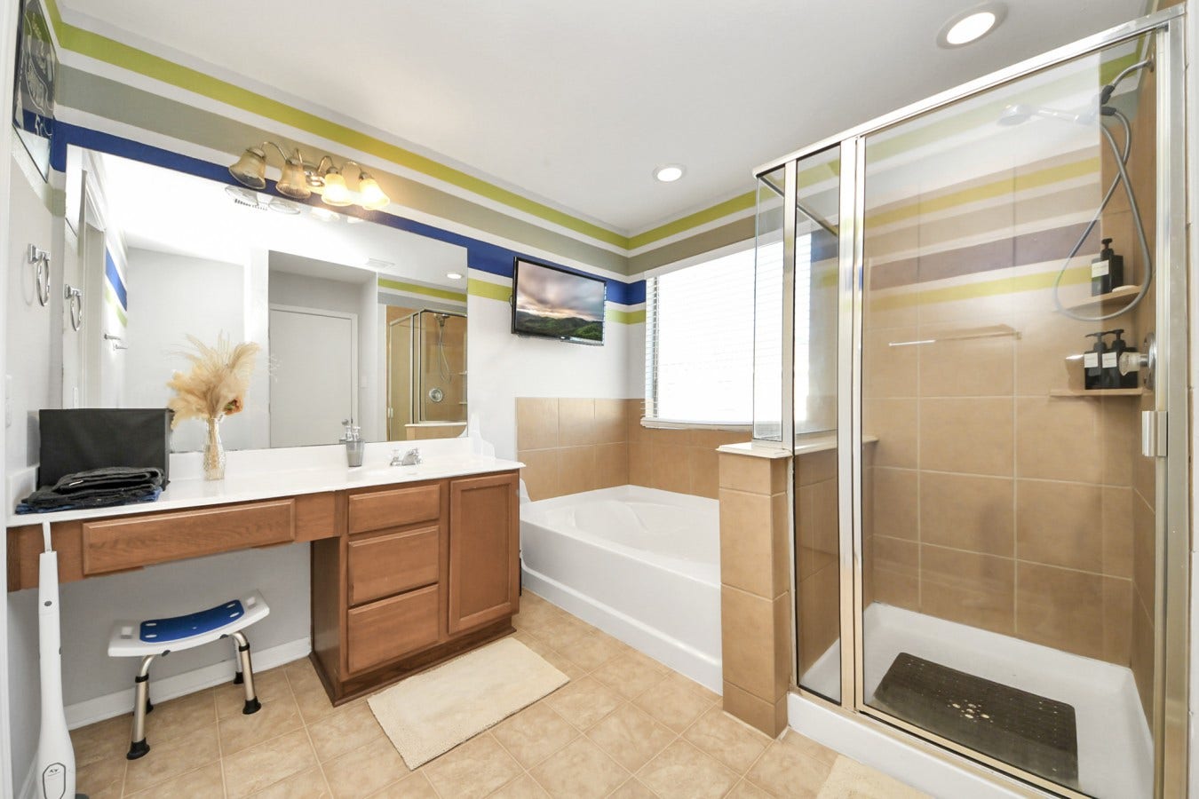 19431 Garden Gate Court, Houston, TX 77073 Primary Bath