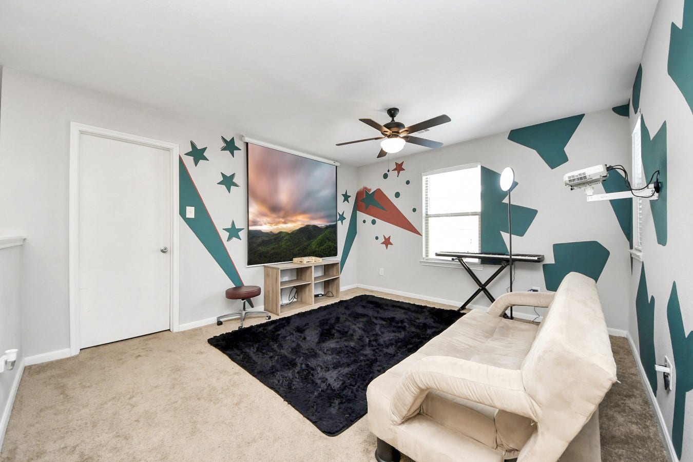19431 Garden Gate Court, Houston, TX 77073 Game room upstairs