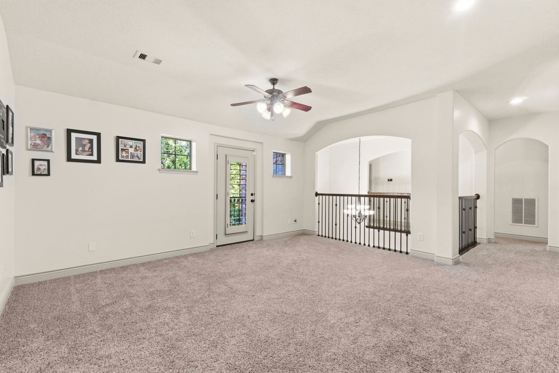 11612 Princess Ann Court, Montgomery, TX 77316 Spacious loft upstairs.