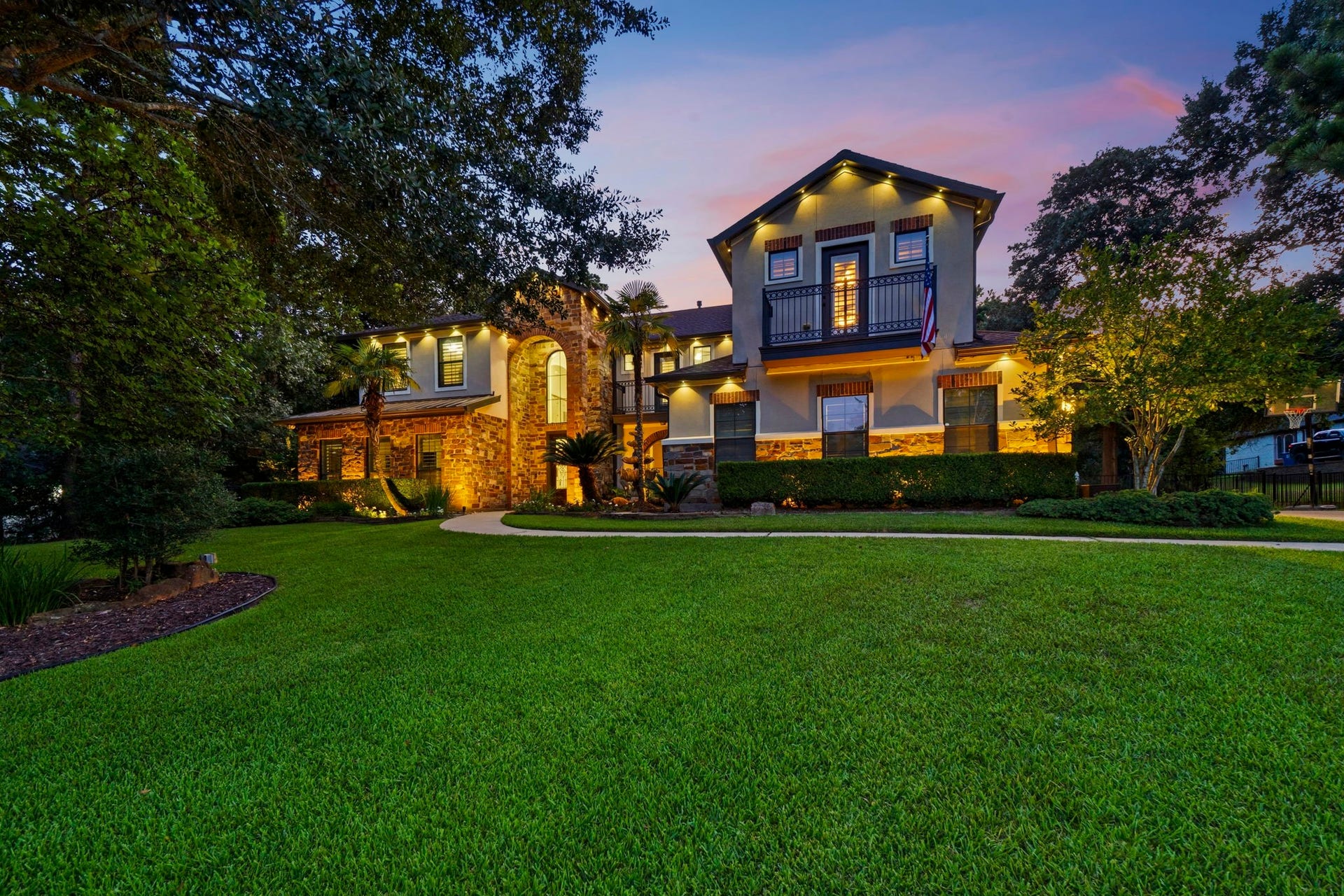 11612 Princess Ann Court, Montgomery, TX 77316 Home has permanent undermount lighting that can change colors. Perfect for the holidays.