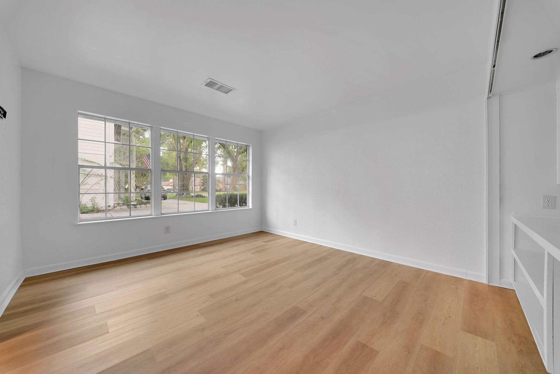 10806 Creektree Drive, Houston, TX 77070