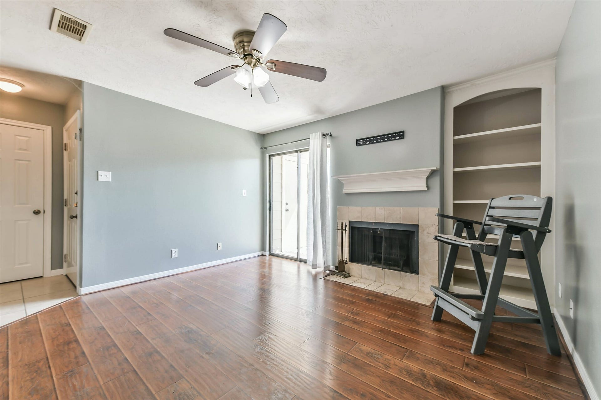 2501 Gulf Freeway, #243D, Dickinson, TX 77539 Living area with attached balcony