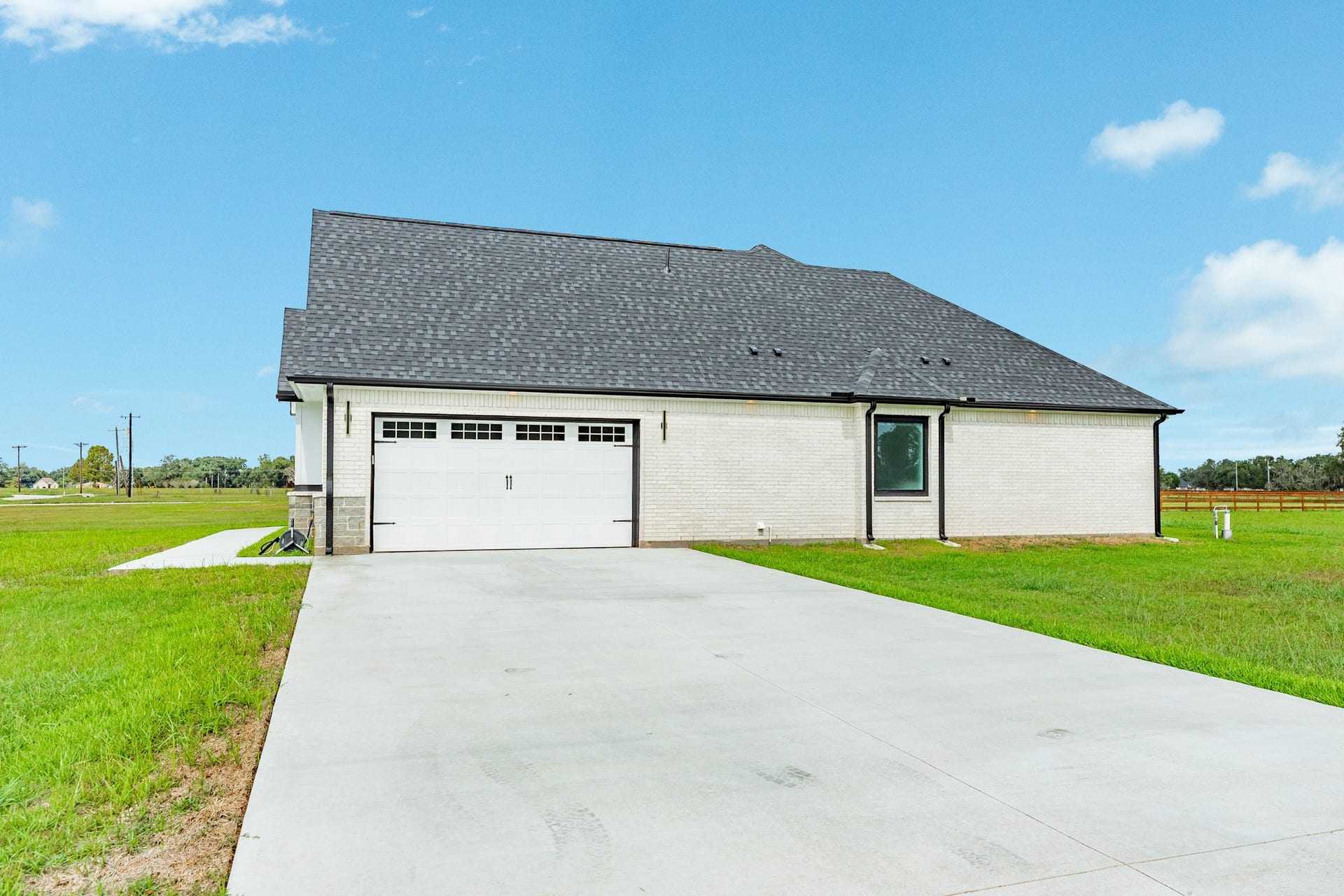 1208 Quarter Horse Trail, Angleton, TX 77515 1208 Quarter Horse Trail, Angleton, TX 77515