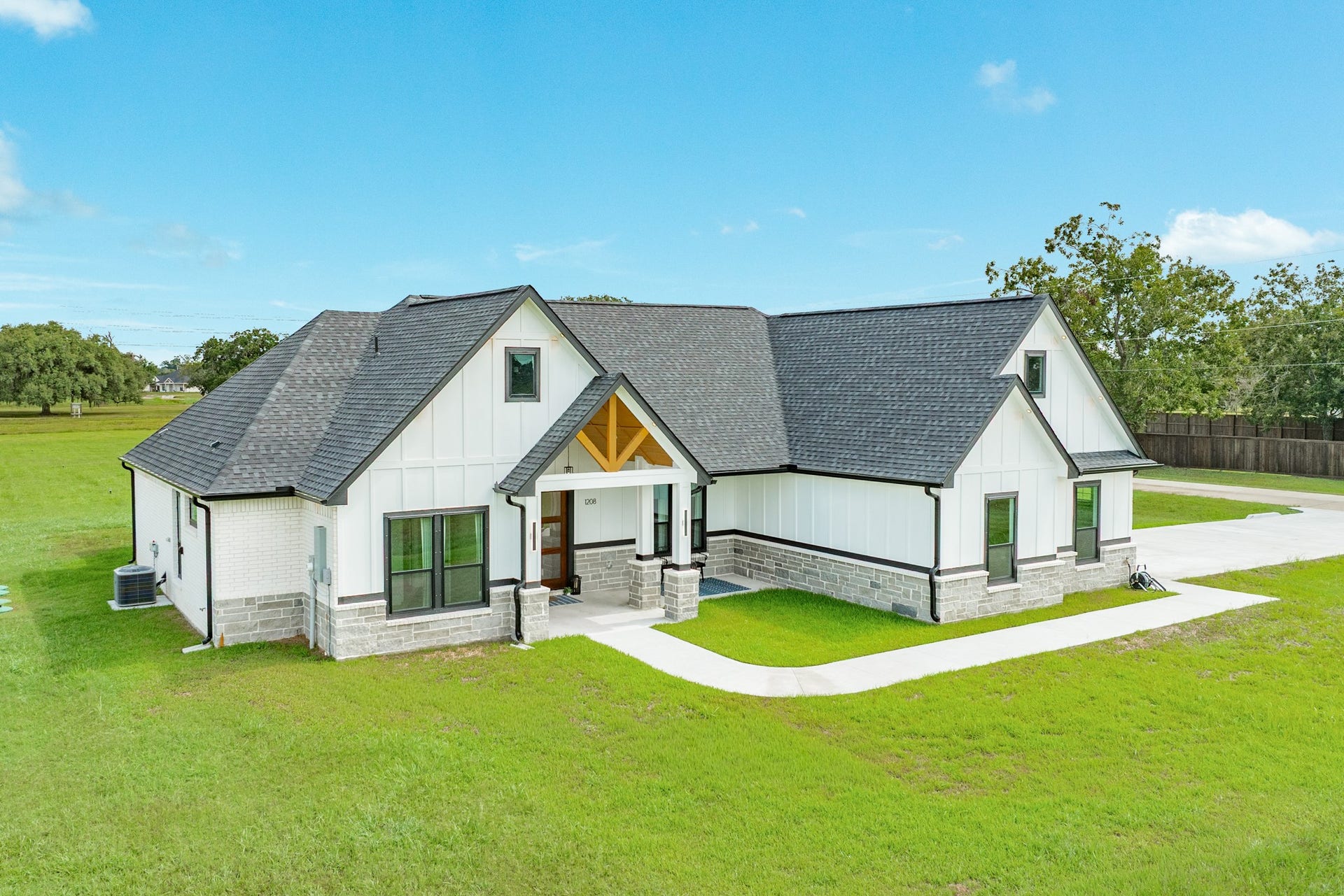 1208 Quarter Horse Trail, Angleton, TX 77515 1208 Quarter Horse Trail, Angleton, TX 77515