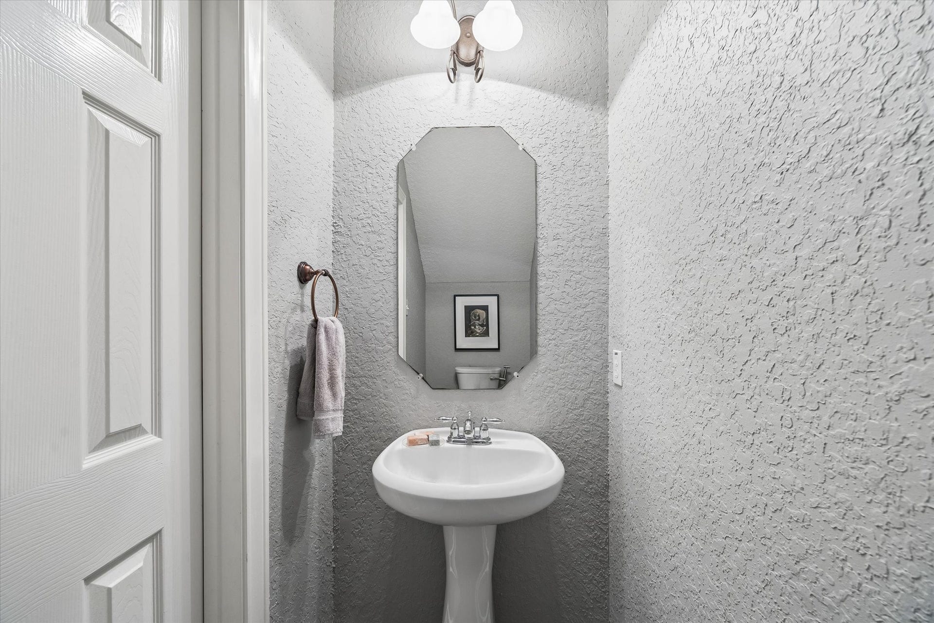 5115 Redleaf Forest Lane, Katy, TX 77494 Powder bath is conveniently located on the first floor