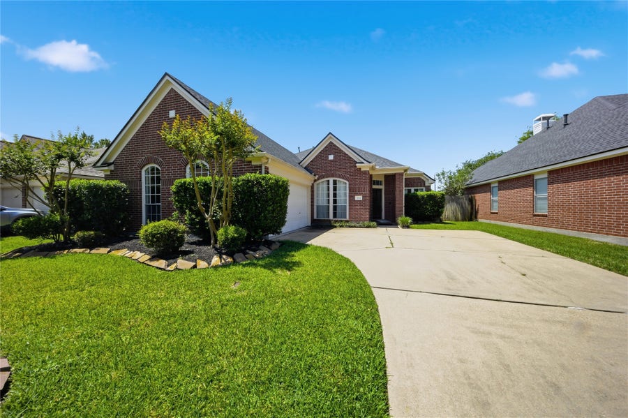 Property photo for 3714 Crescent Drive, Pearland, TX