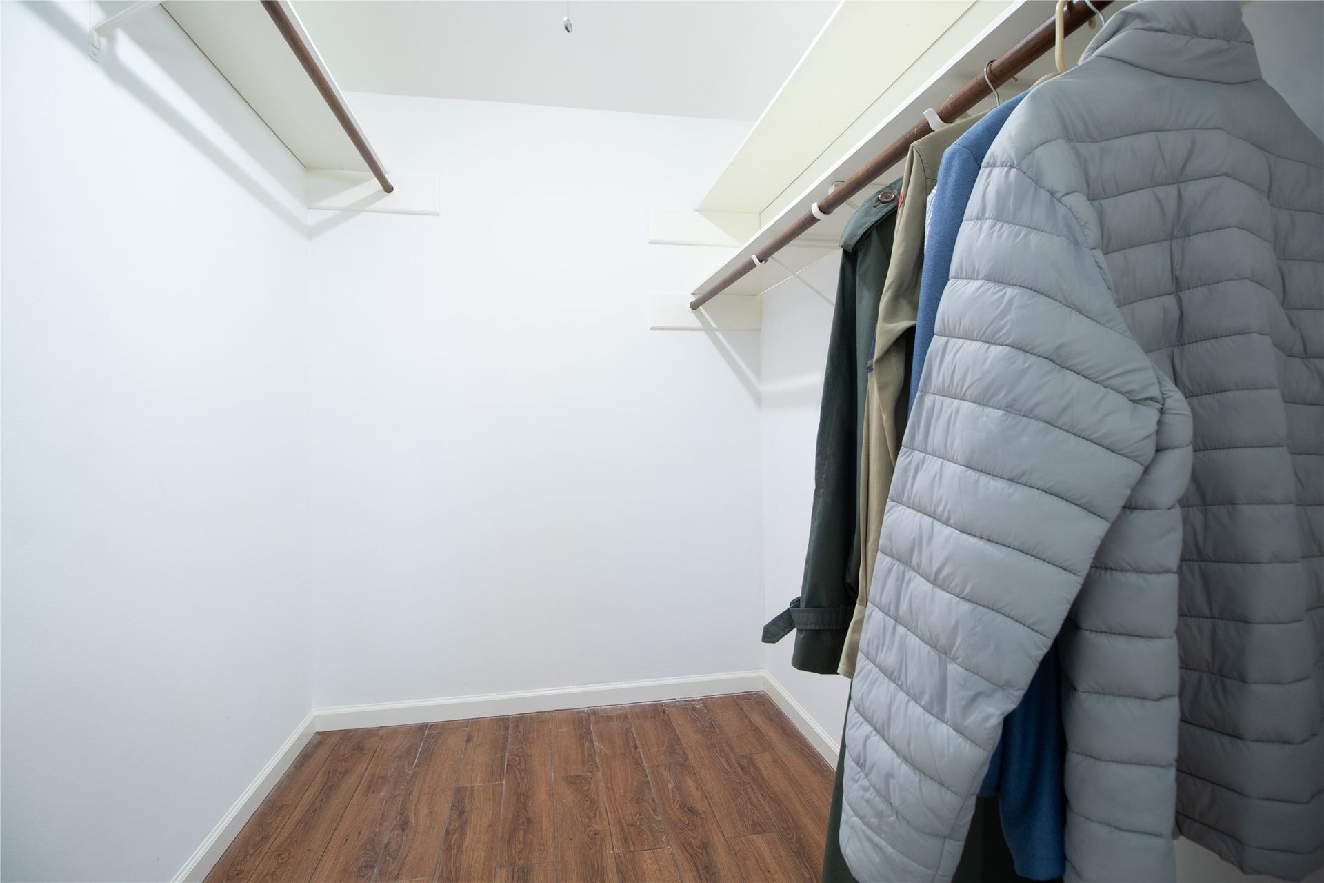 8919 Manhattan Drive, Houston, TX 77096 Large walk-in closet provides substantial hanging and storage space.