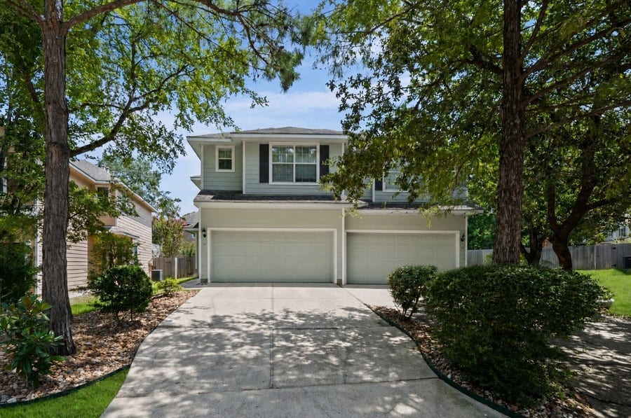 Property photo for 11 Scenic Brook Court, The Woodlands, TX