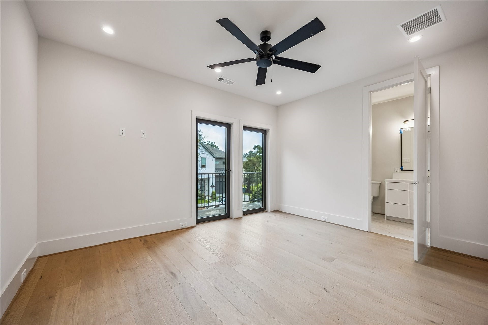 1606 Hazard Street, Houston, TX 77019 1606 Hazard Street, Houston, TX 77019