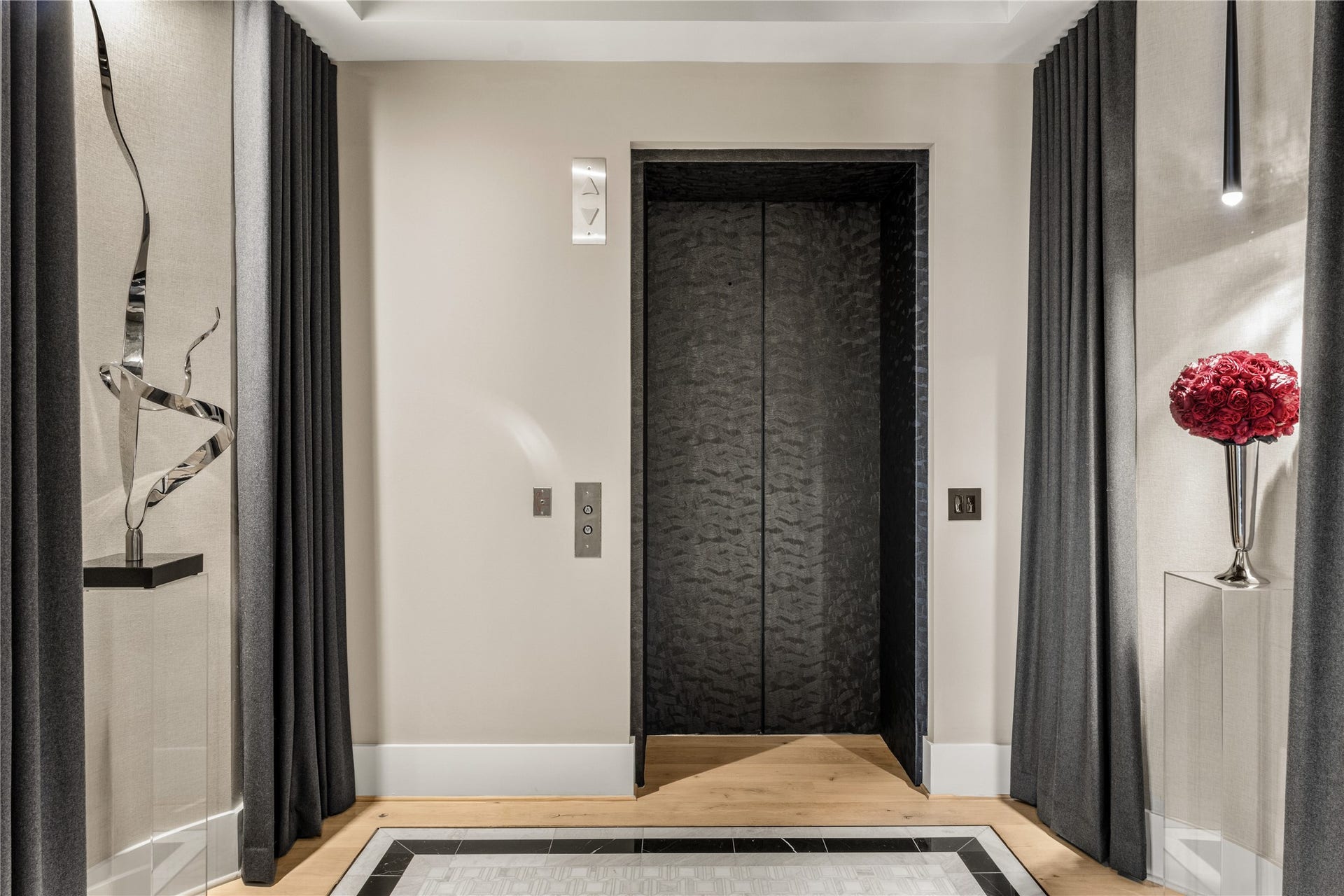 Private elevator