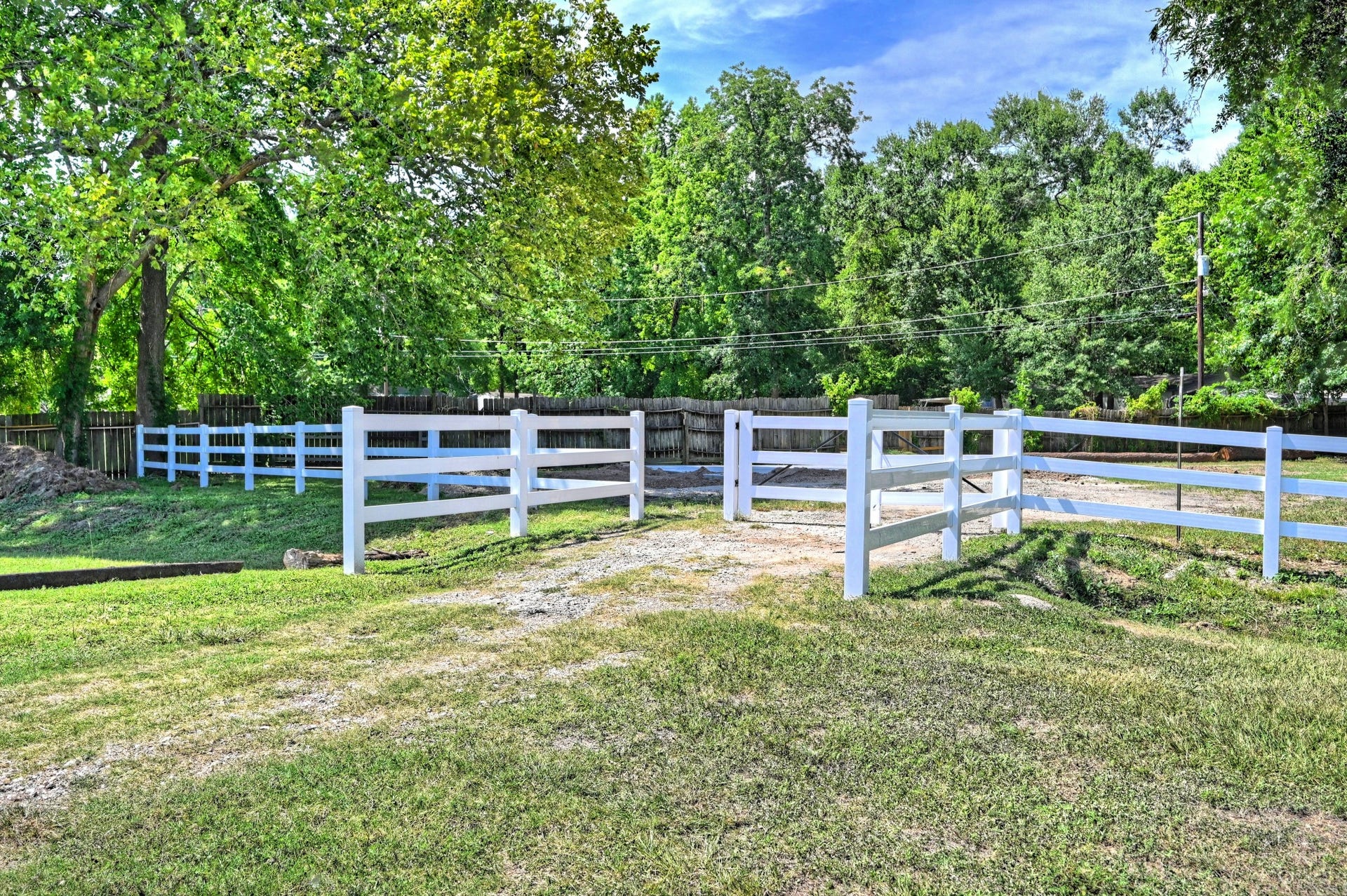 9595 DARKWOOD Street, Willis, TX 77318 9595 DARKWOOD Street, Willis, TX 77318