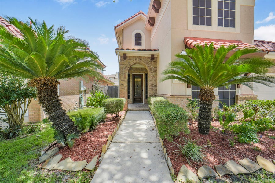 Property photo for 82 Cherry Hills Drive, Jersey Village, TX