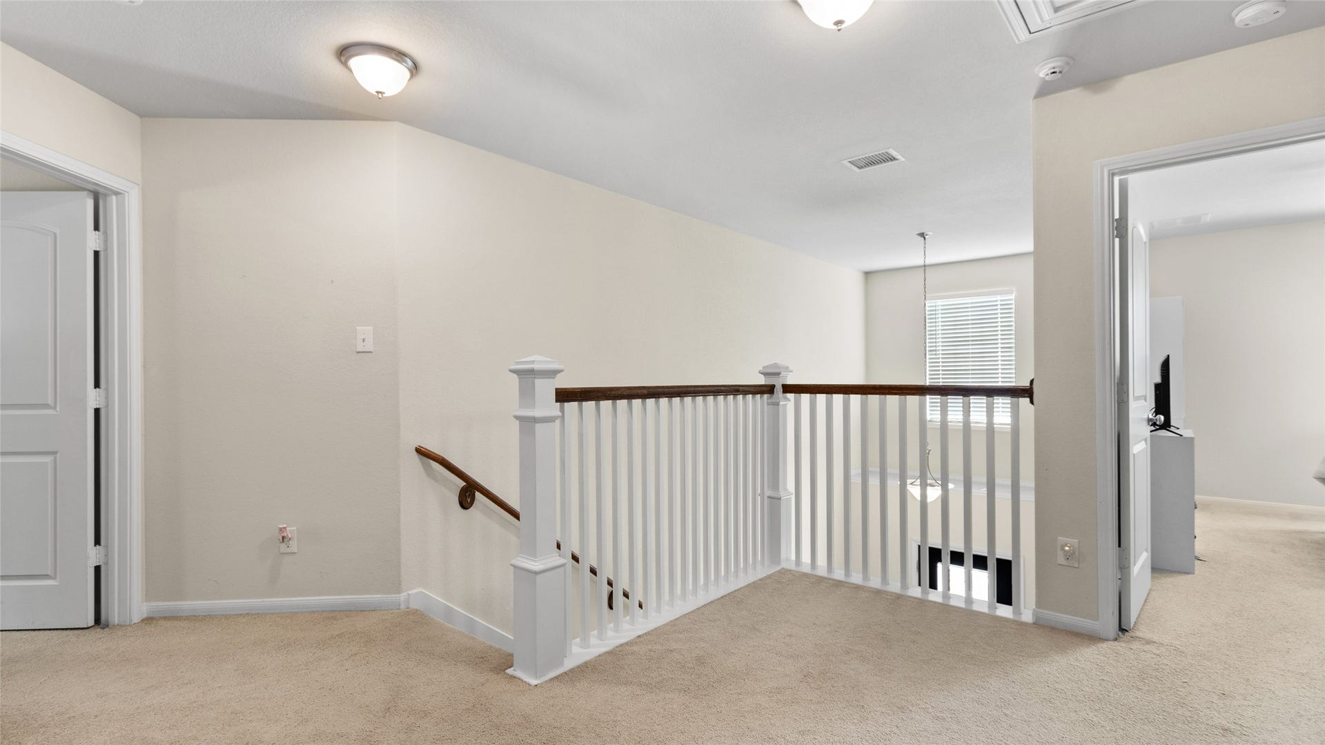 1668 Maggie Trail Drive, Alvin, TX 77511 Upstairs Landing