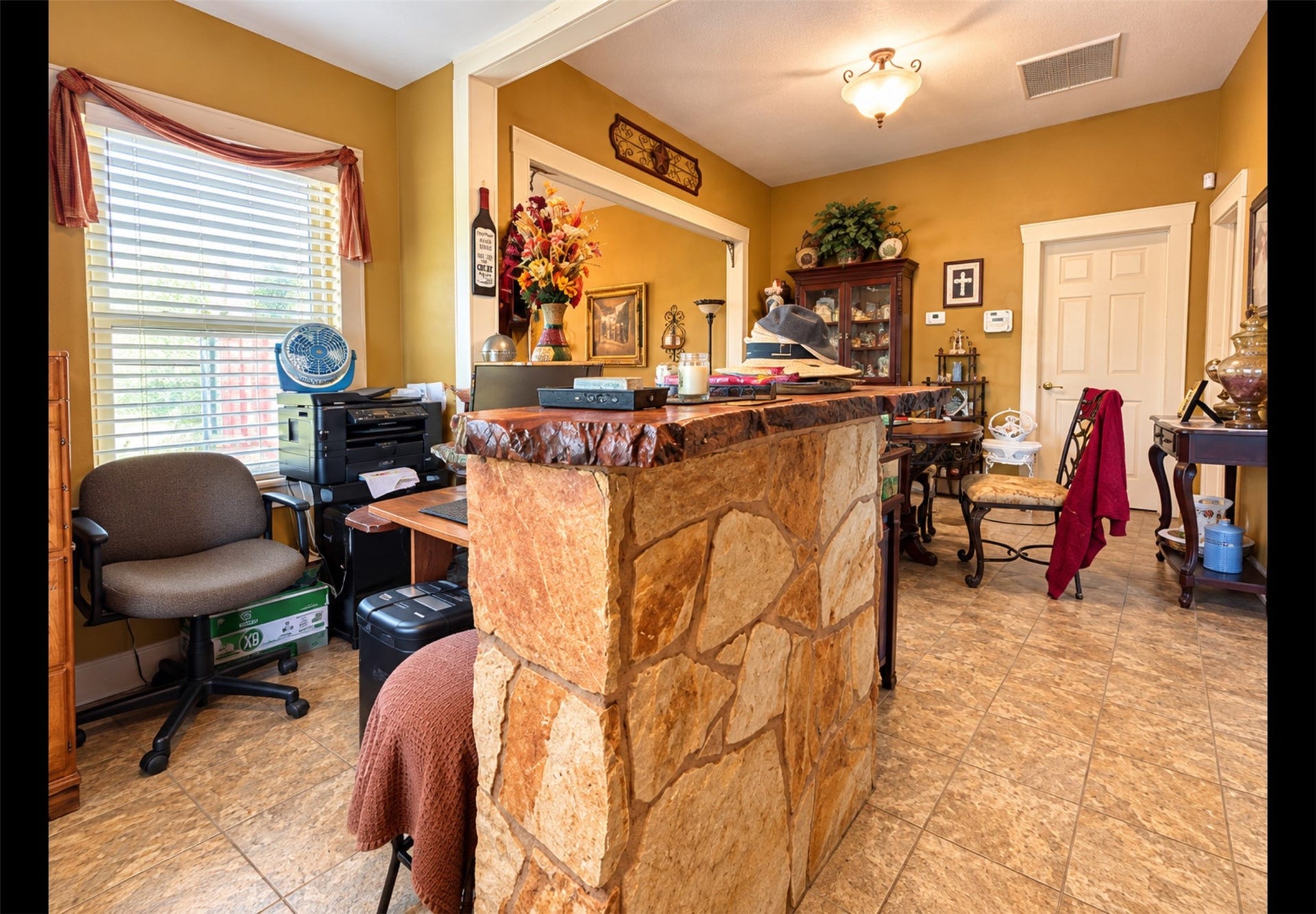 516 N Shirley Street, Alvin, TX 77511 516 N Shirley Street, Alvin, TX 77511