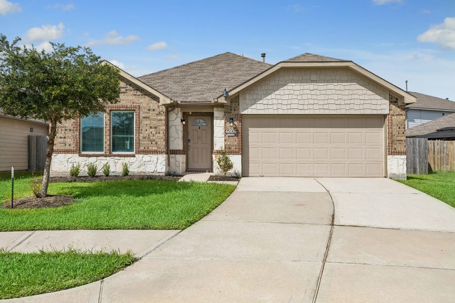 Property photo for 6806 Bardsdale Court, Rosharon, TX