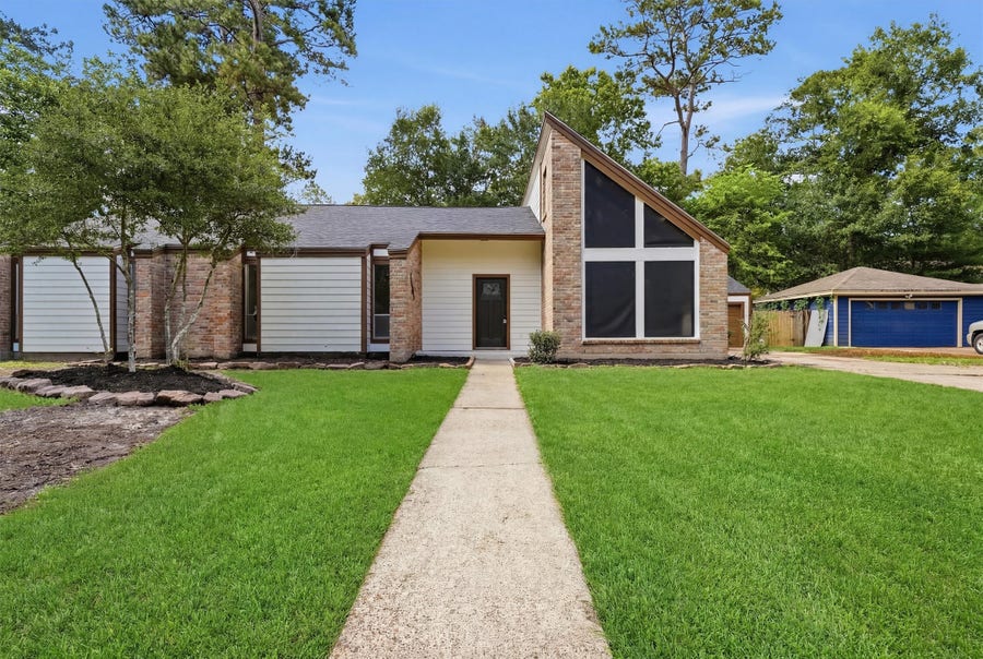 Property photo for 1907 Tangle Lake Drive, Houston, TX