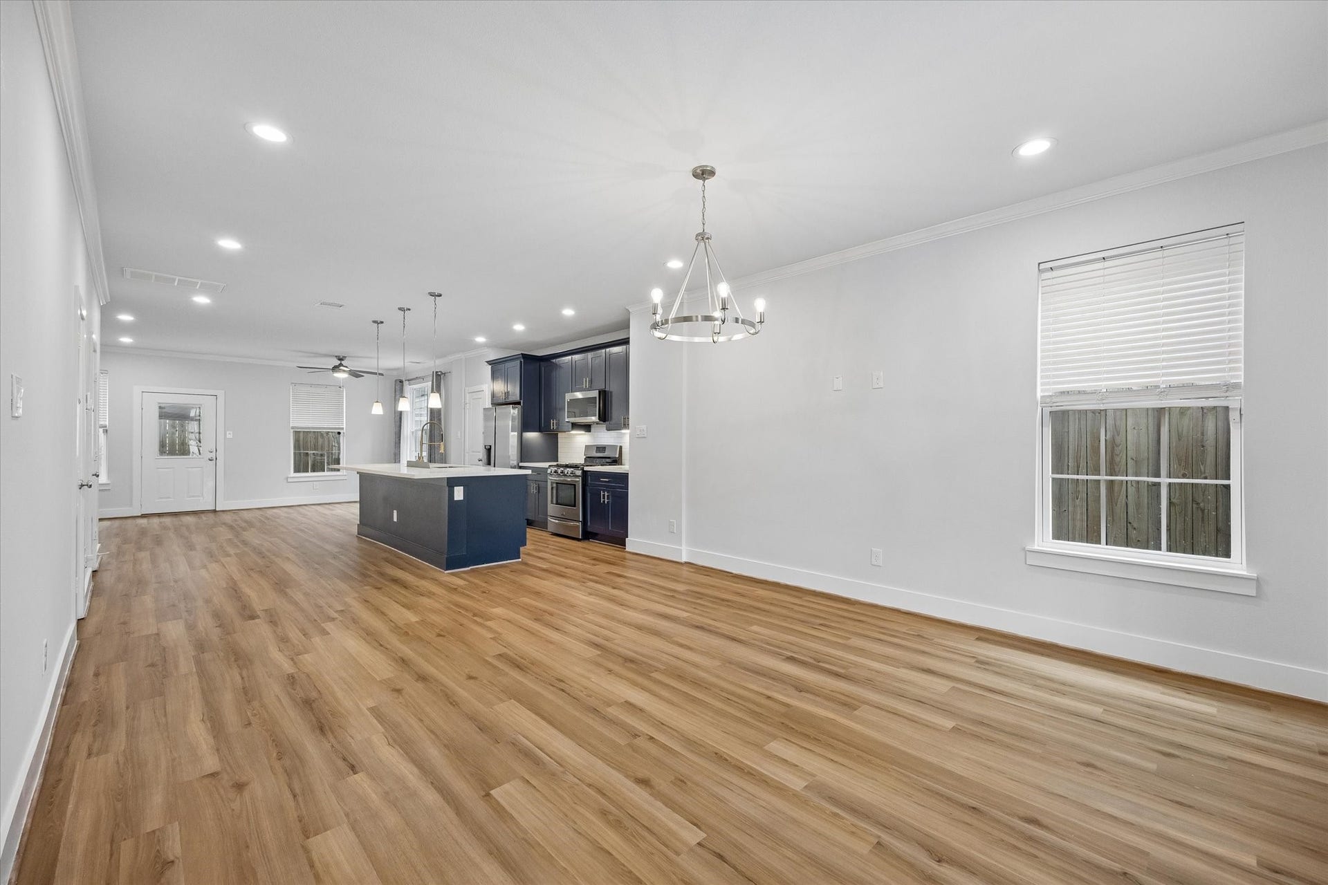 761 E 33rd Street, Houston, TX 77022 761 E 33rd Street, Houston, TX 77022