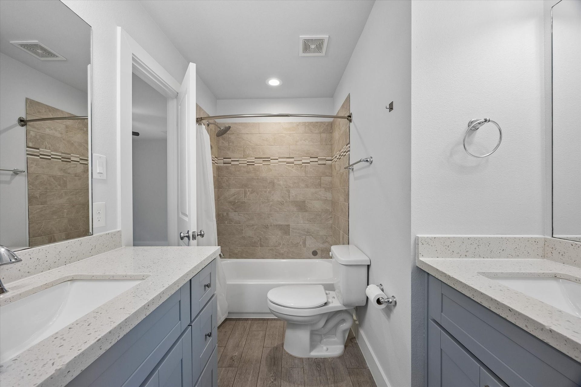 761 E 33rd Street, Houston, TX 77022 761 E 33rd Street, Houston, TX 77022
