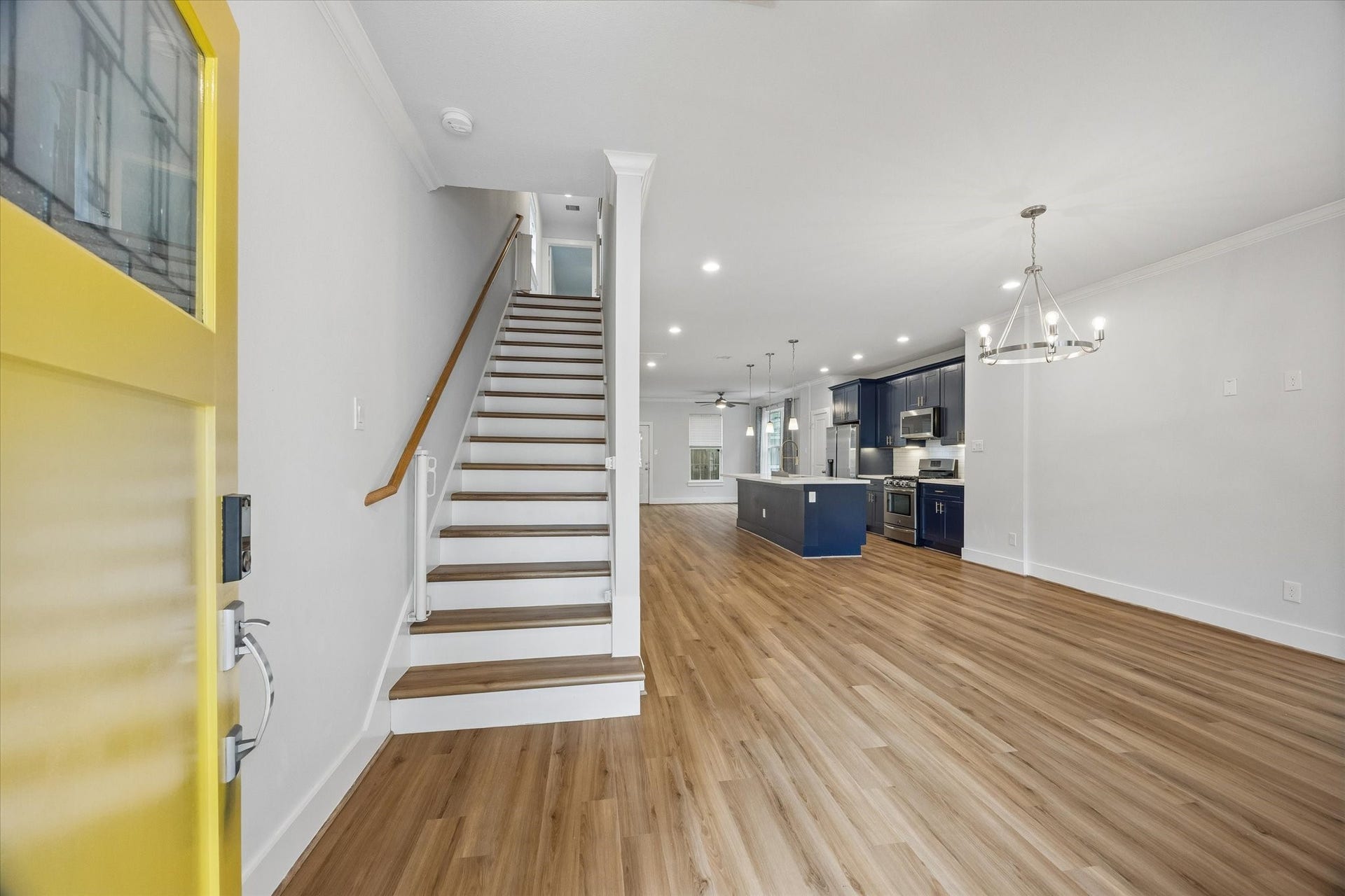 761 E 33rd Street, Houston, TX 77022 761 E 33rd Street, Houston, TX 77022