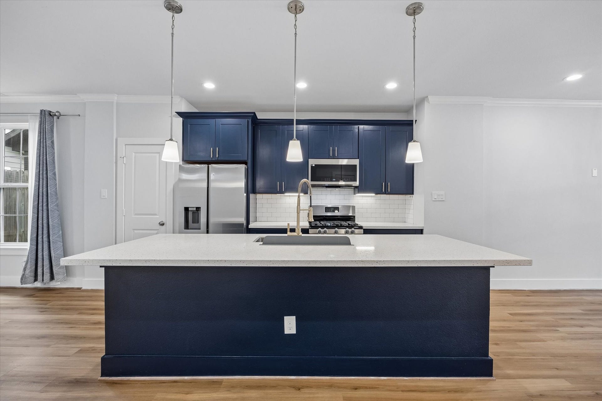 761 E 33rd Street, Houston, TX 77022 761 E 33rd Street, Houston, TX 77022