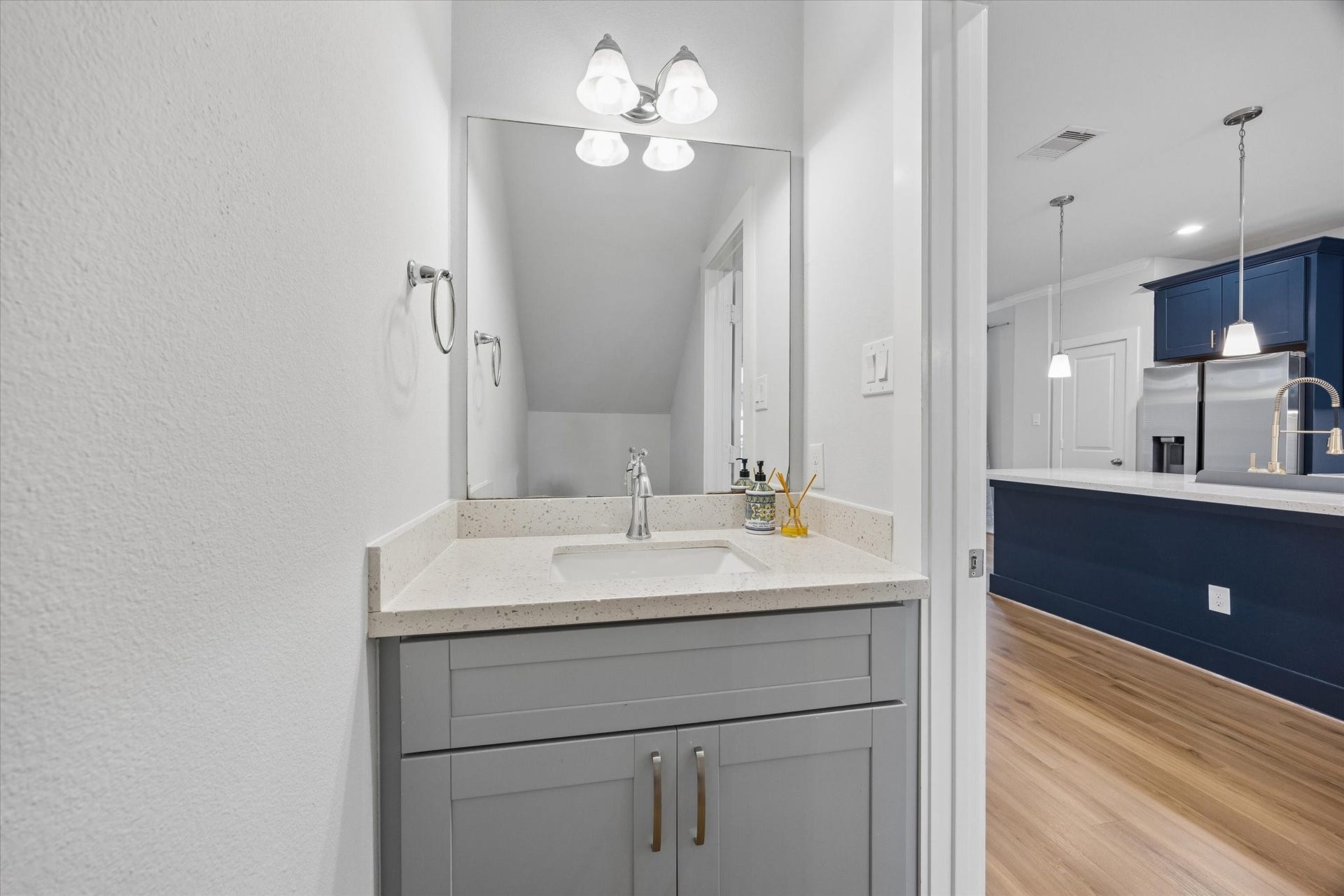761 E 33rd Street, Houston, TX 77022 761 E 33rd Street, Houston, TX 77022