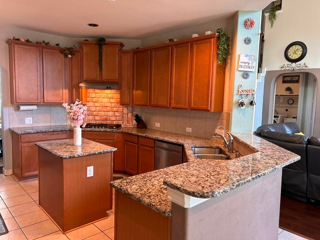 7818 Lost Pecan Way, Missouri City, TX 77459 7818 Lost Pecan Way, Missouri City, TX 77459
