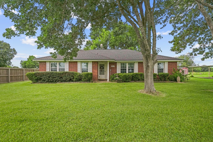 Property photo for 4911 Brister Parkway, Rosharon, TX