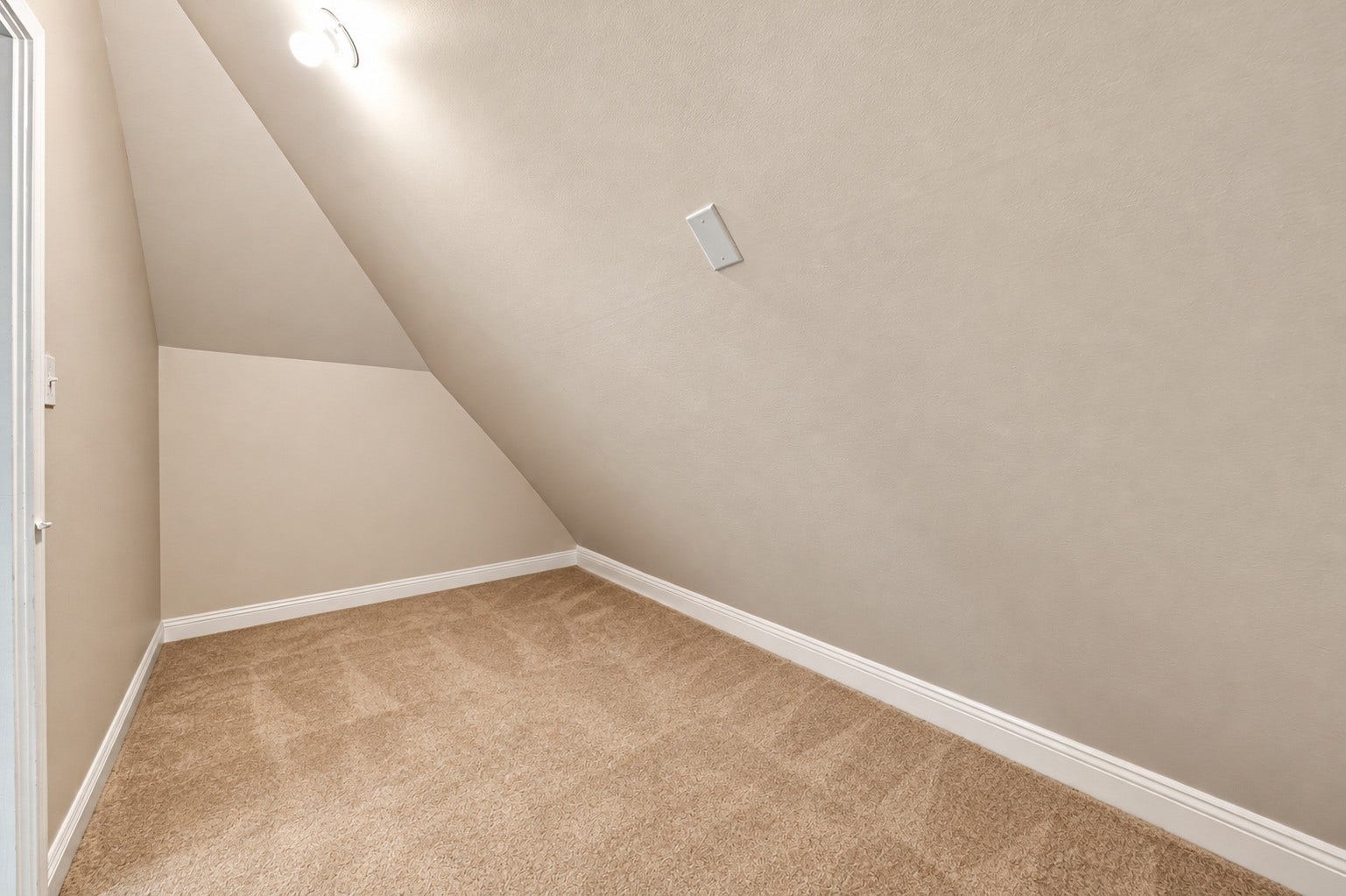 7610 Northwoods Drive, Sugar Land, TX 77479 Extra storage is always a win, and this dedicated room provides a convenient place to keep the home organized and clutter-free.