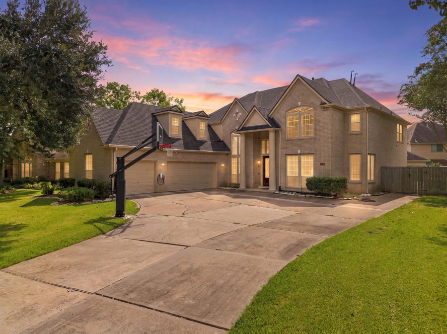 Property photo for 7610 Northwoods Drive, Sugar Land, TX