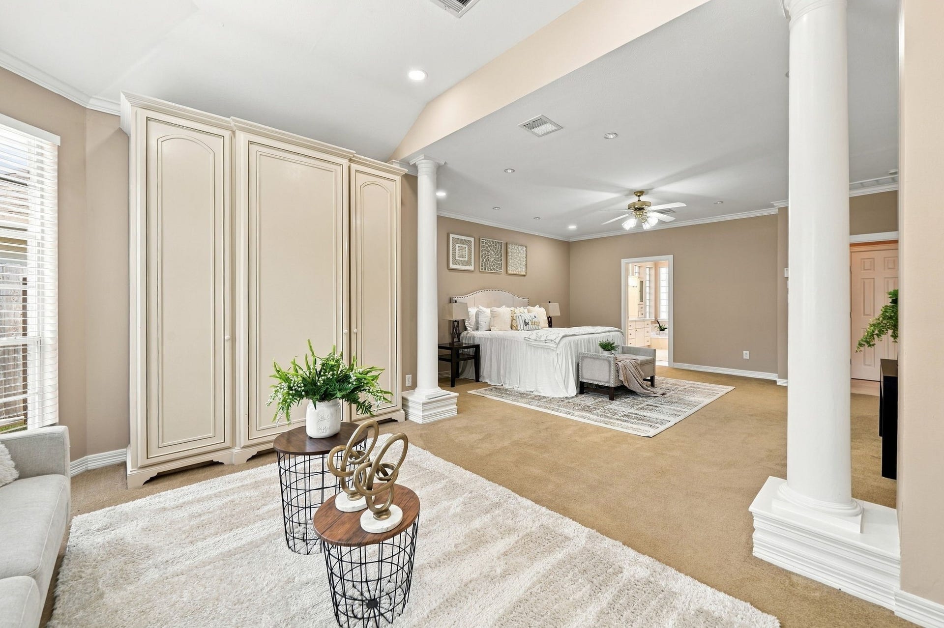 7610 Northwoods Drive, Sugar Land, TX 77479 The luxury of extra space shines here, with a substantial primary suite offering separate areas to sleep, relax, and enjoy a little privacy of your own.