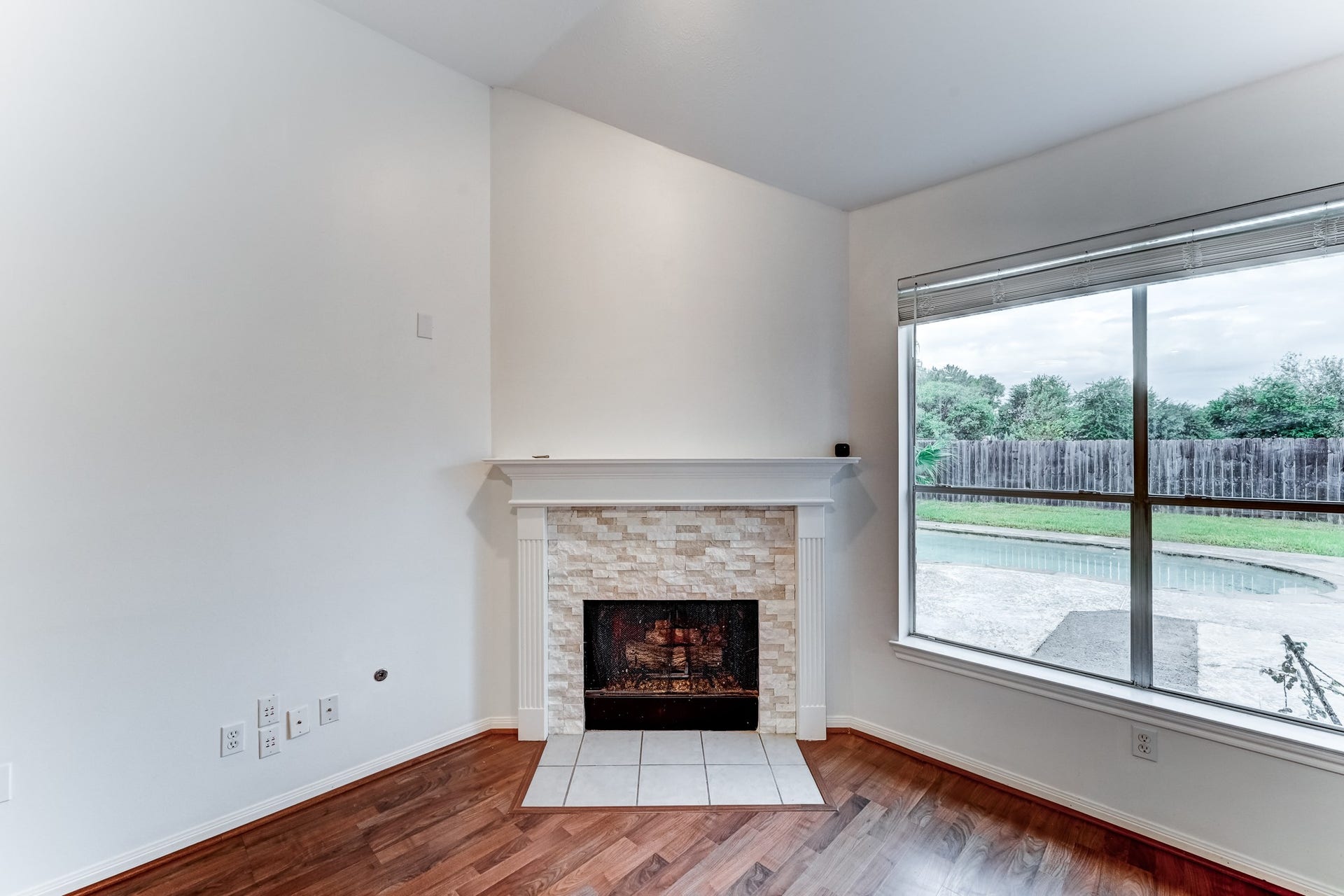 3111 Elkdale Drive, Houston, TX 77082 3111 Elkdale Drive, Houston, TX 77082