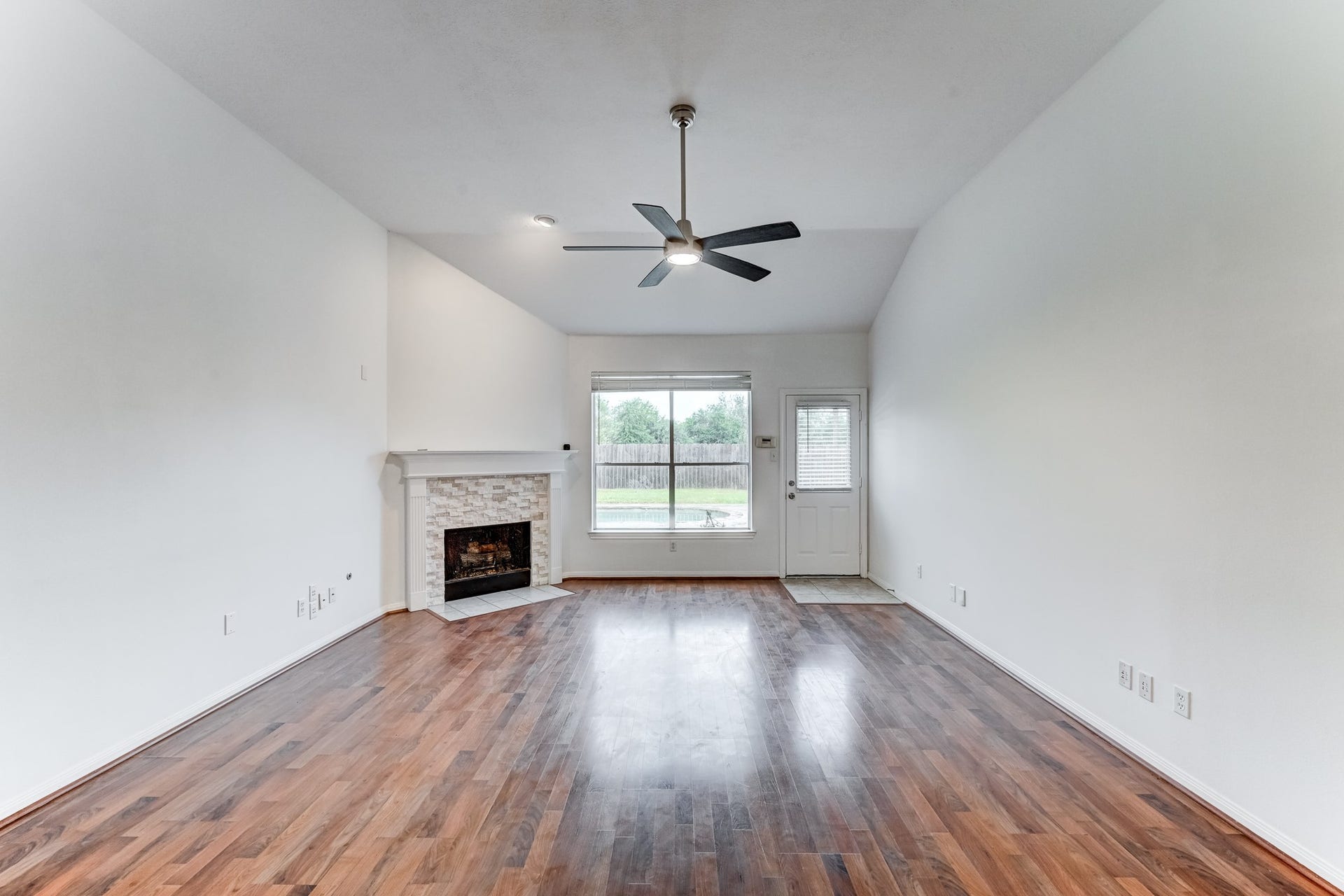 3111 Elkdale Drive, Houston, TX 77082 3111 Elkdale Drive, Houston, TX 77082