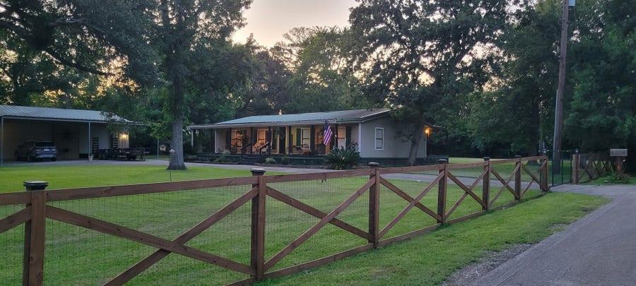 Property photo for 210 N 10th Street, Highlands, TX