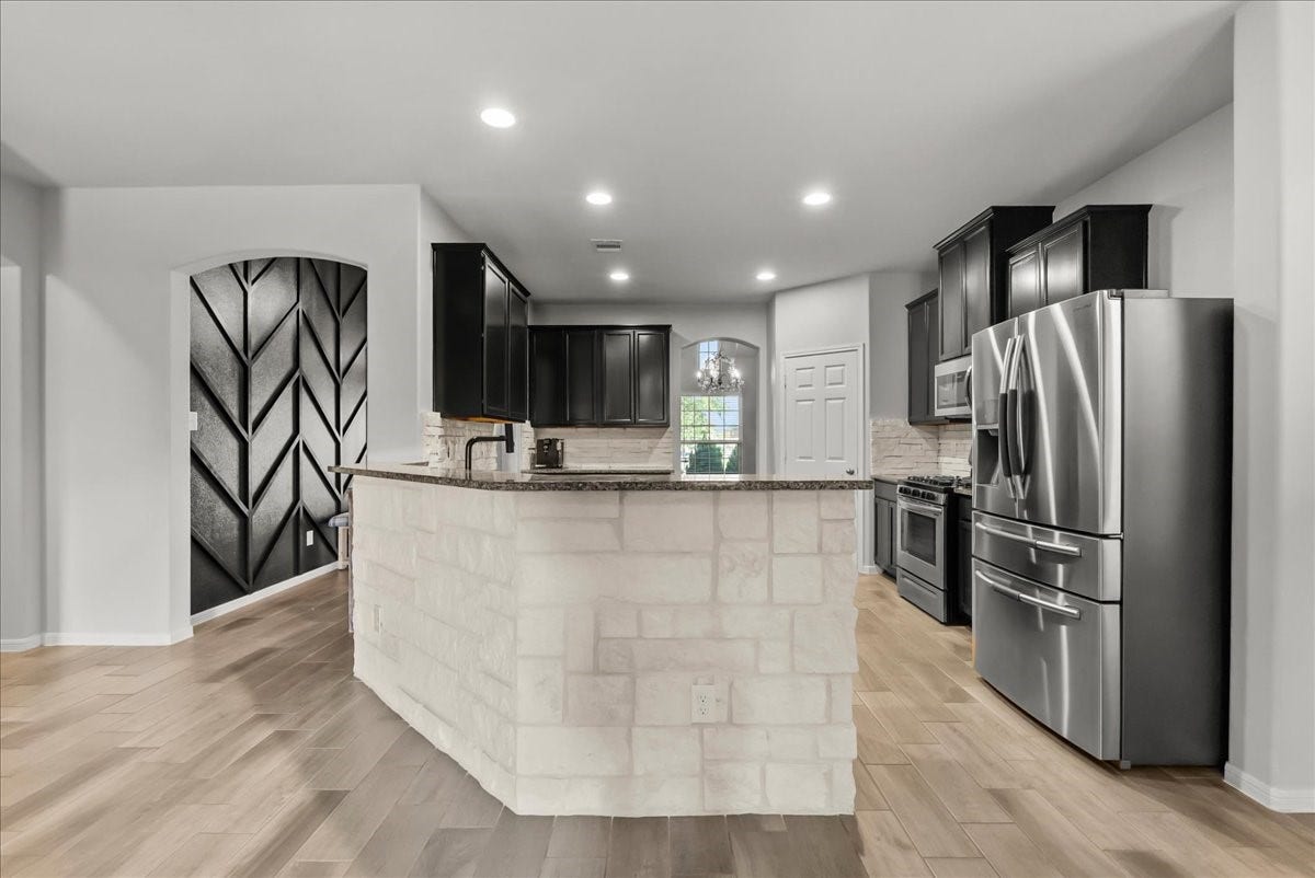 3114 Royal Albatross Drive, Texas City, TX 77590 Beautiful kitchen!