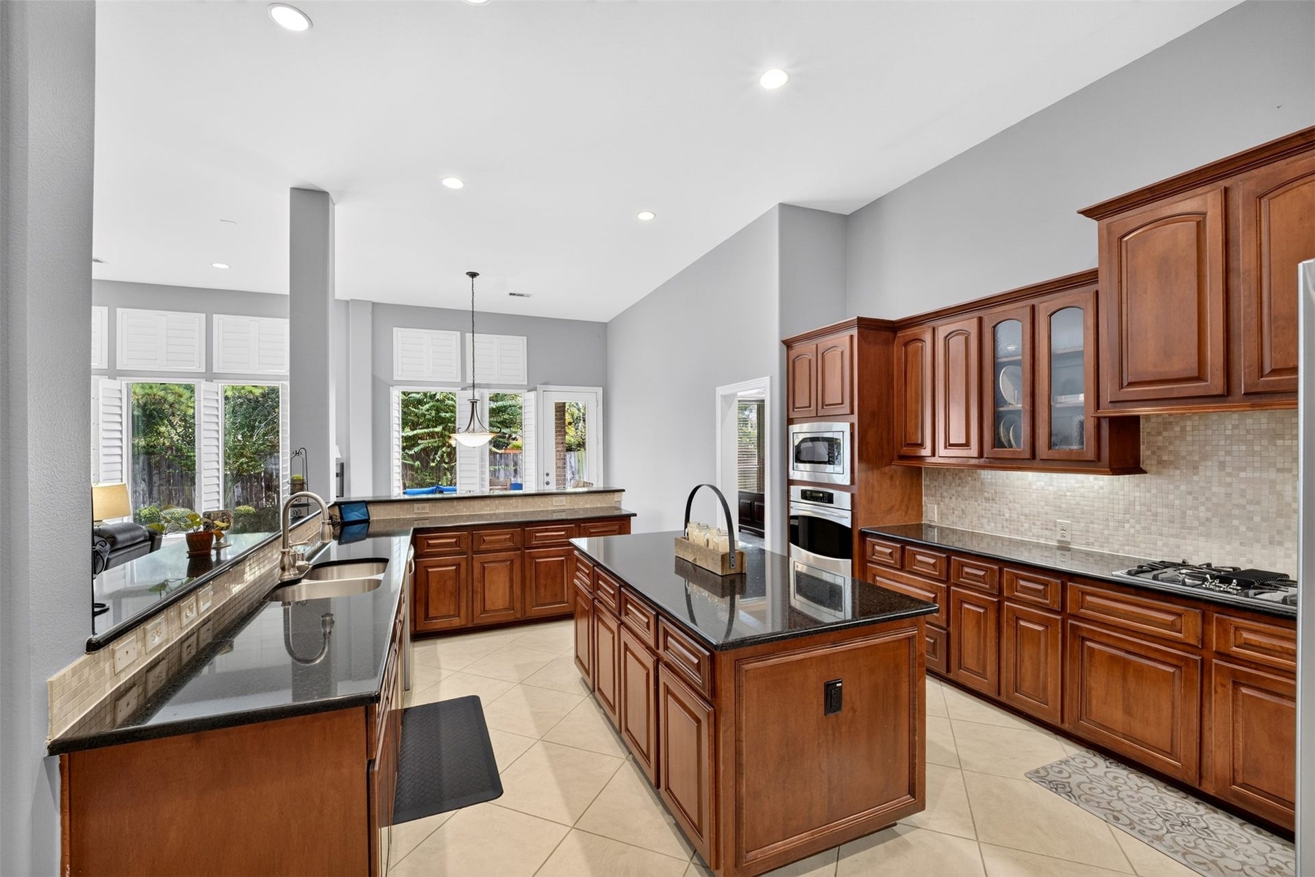 2318 Spring Lake Park Lane, Spring, TX 77386