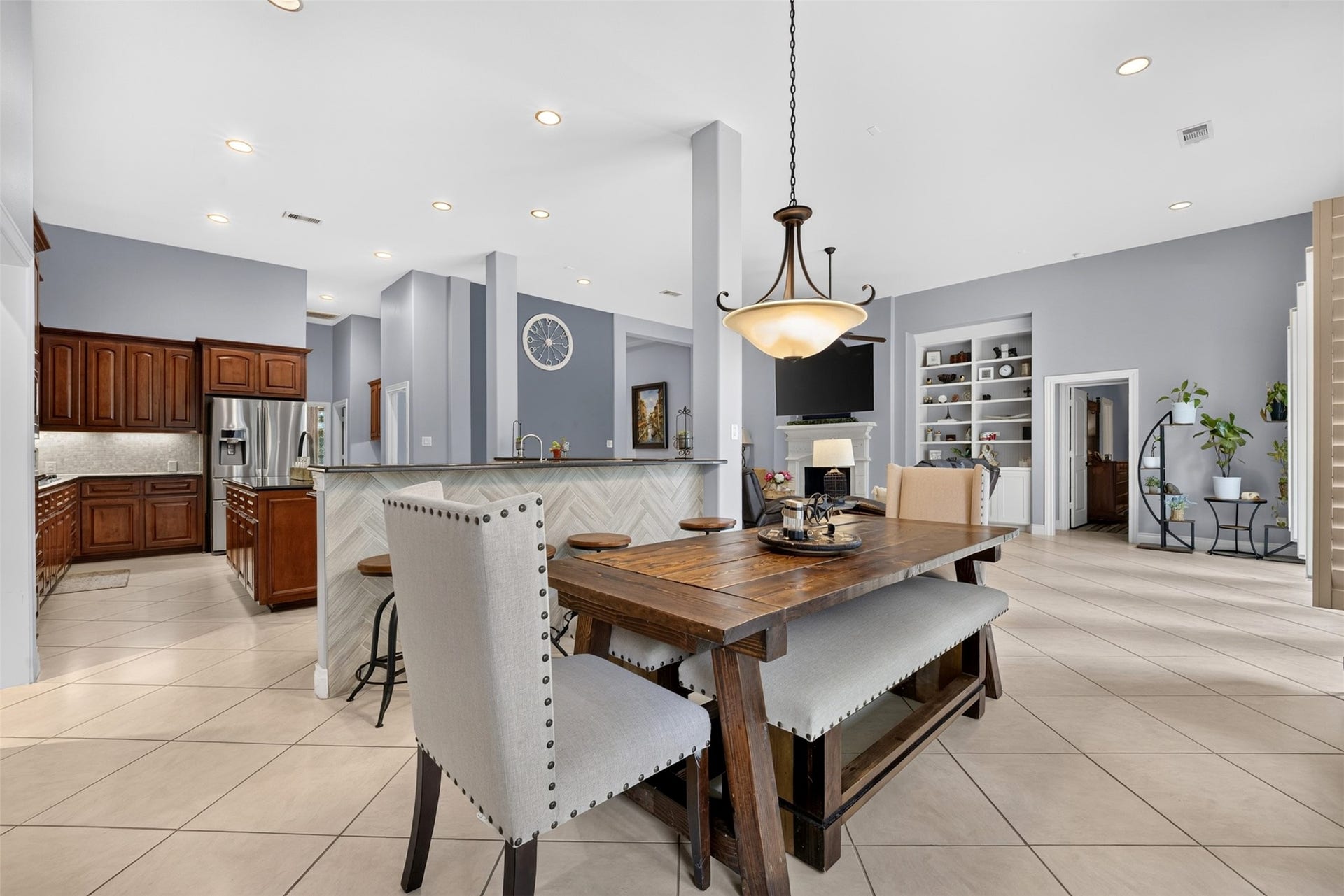2318 Spring Lake Park Lane, Spring, TX 77386