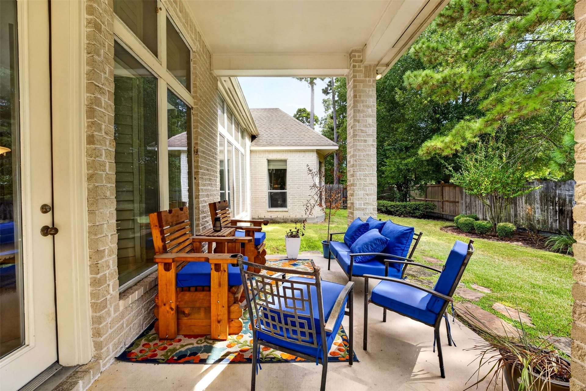 2318 Spring Lake Park Lane, Spring, TX 77386
