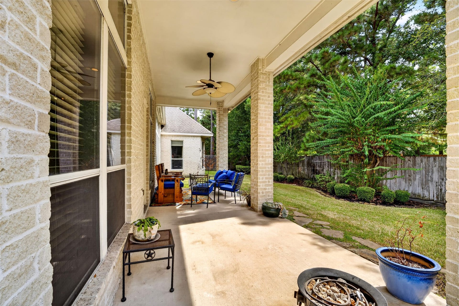 2318 Spring Lake Park Lane, Spring, TX 77386