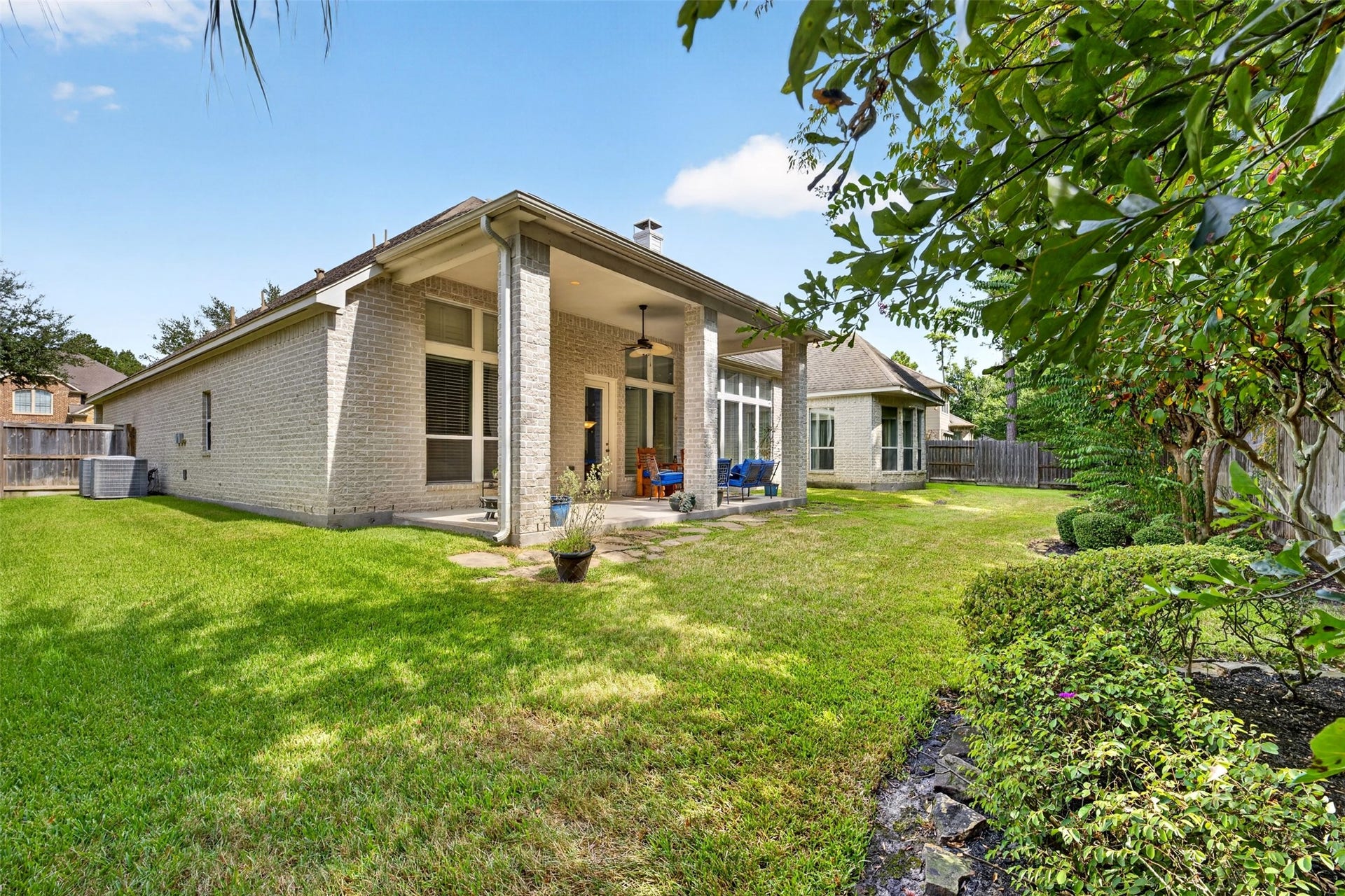 2318 Spring Lake Park Lane, Spring, TX 77386